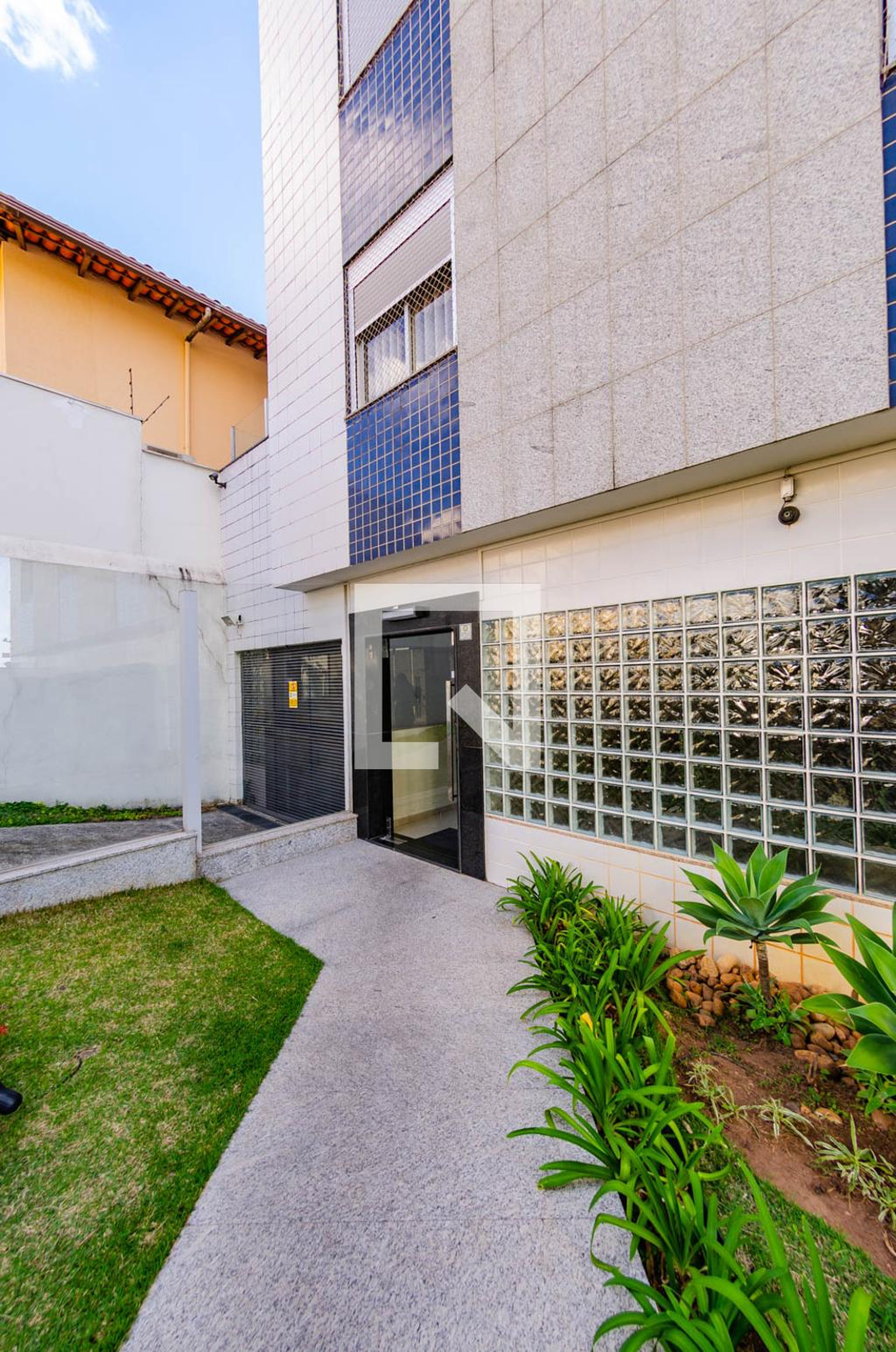 Entrada - Edifício Maria Claudia