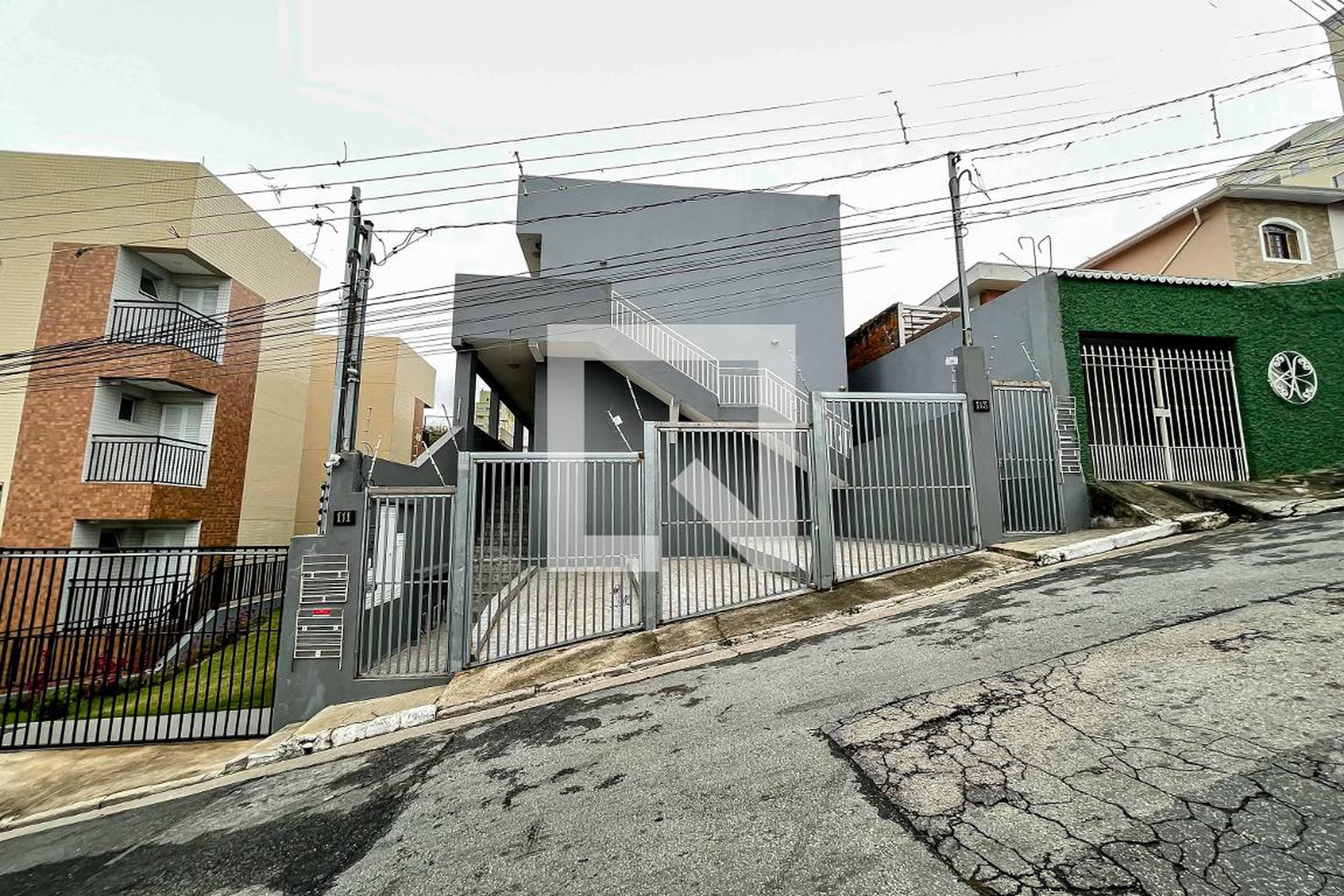 Fachada Condomínio em Rua Carolina Bauer, 111