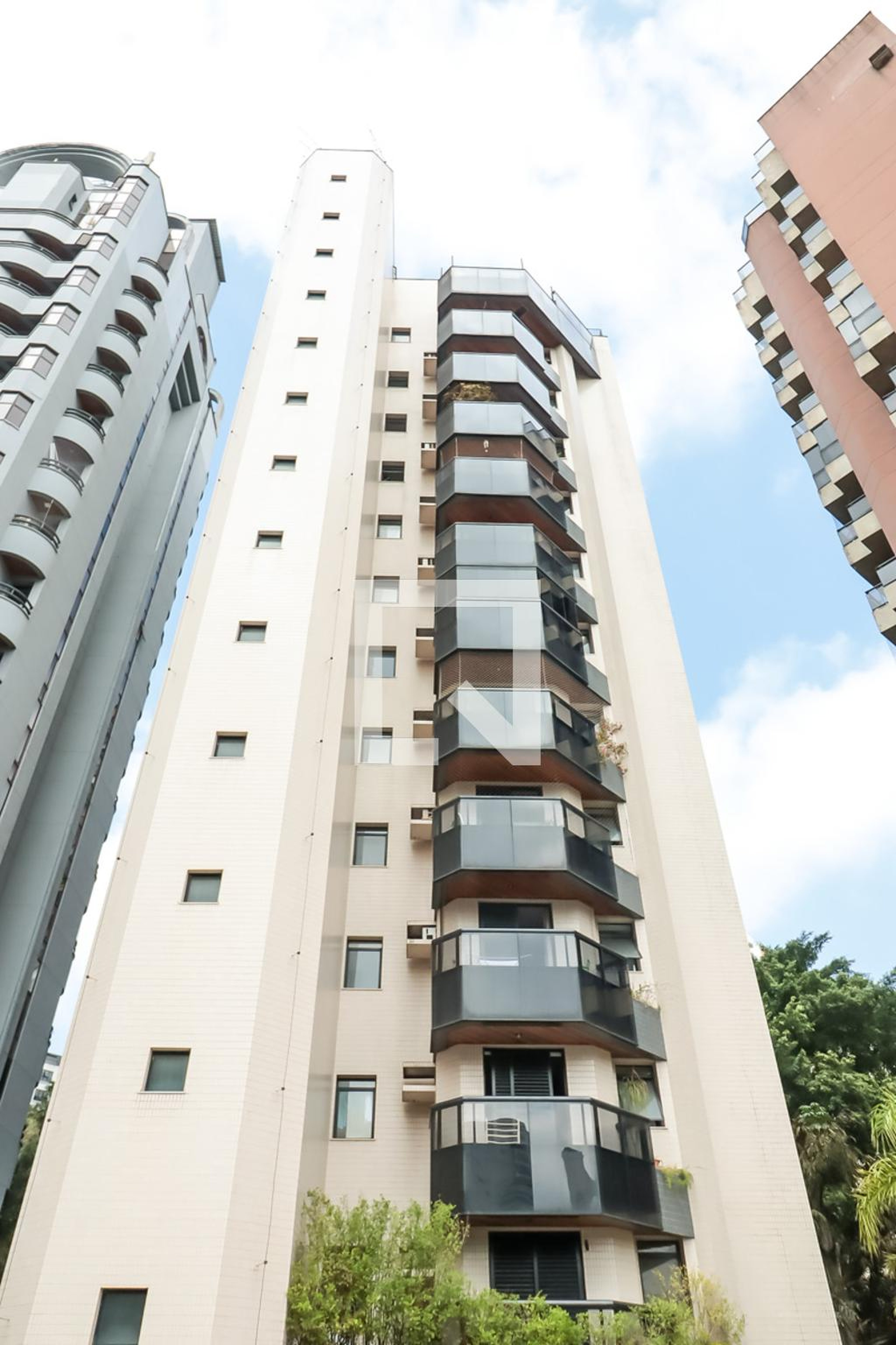 Fachada do Prédio Condomínio Village Suzanna