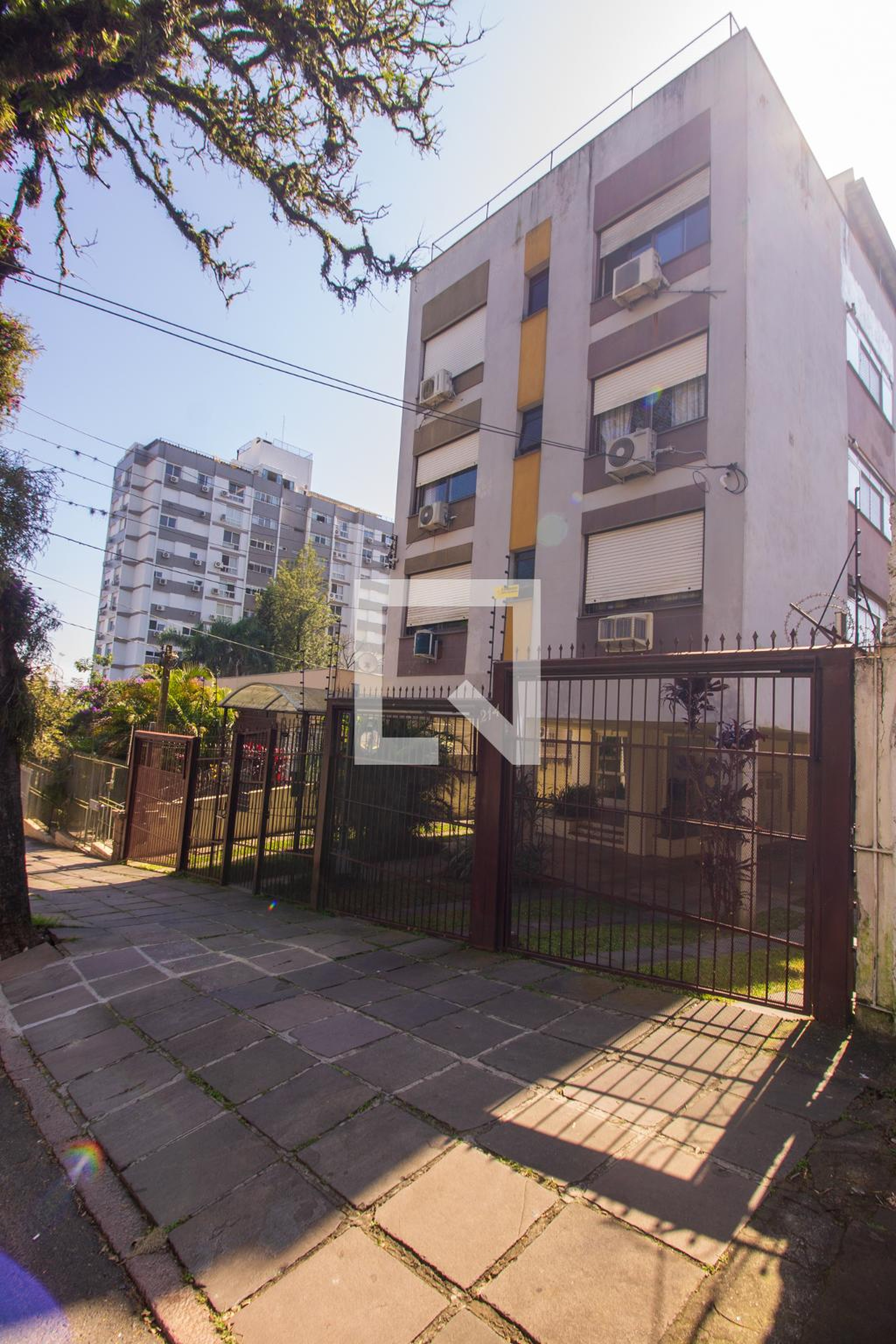 Fachada Condomínio em Rua Otávio Dutra, 214