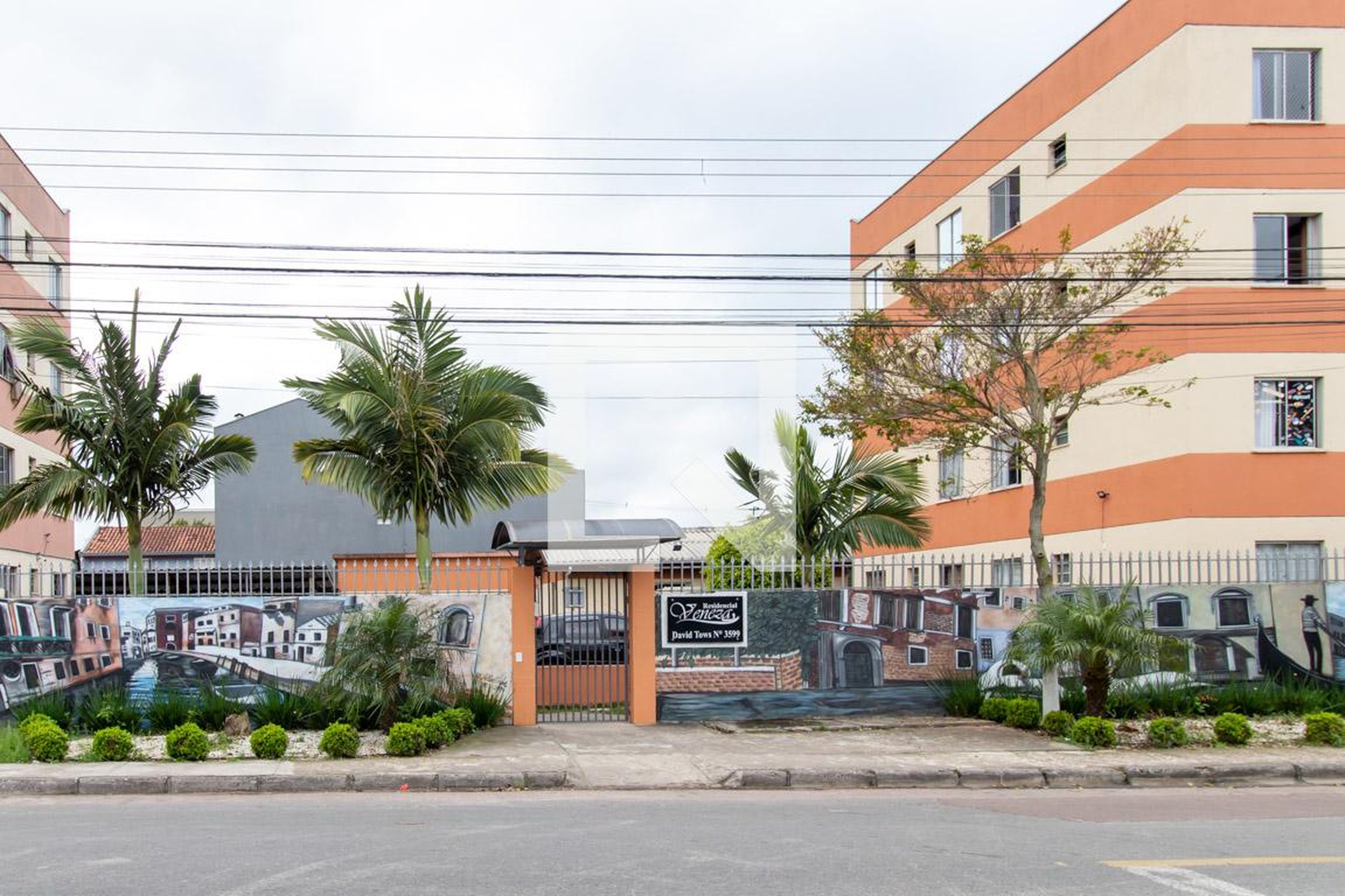Fachada do Condomínio Residencial Veneza