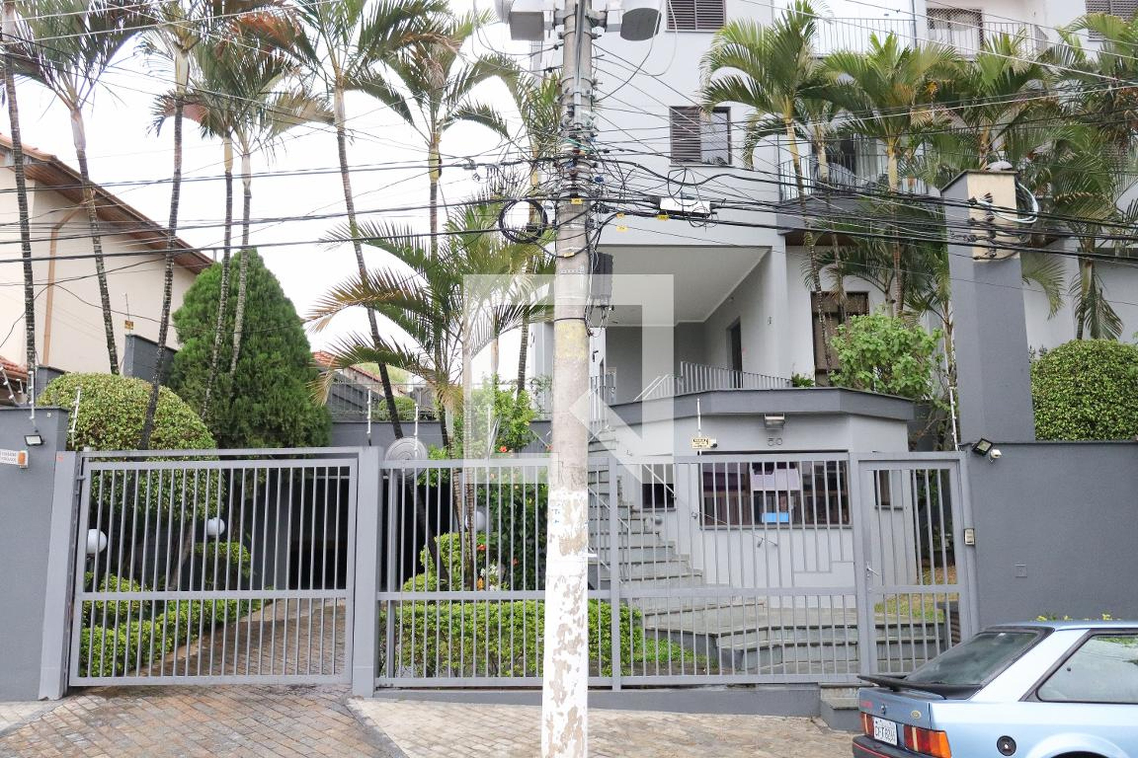 Fachada do Condomínio Edifício Visconde Cominapanema