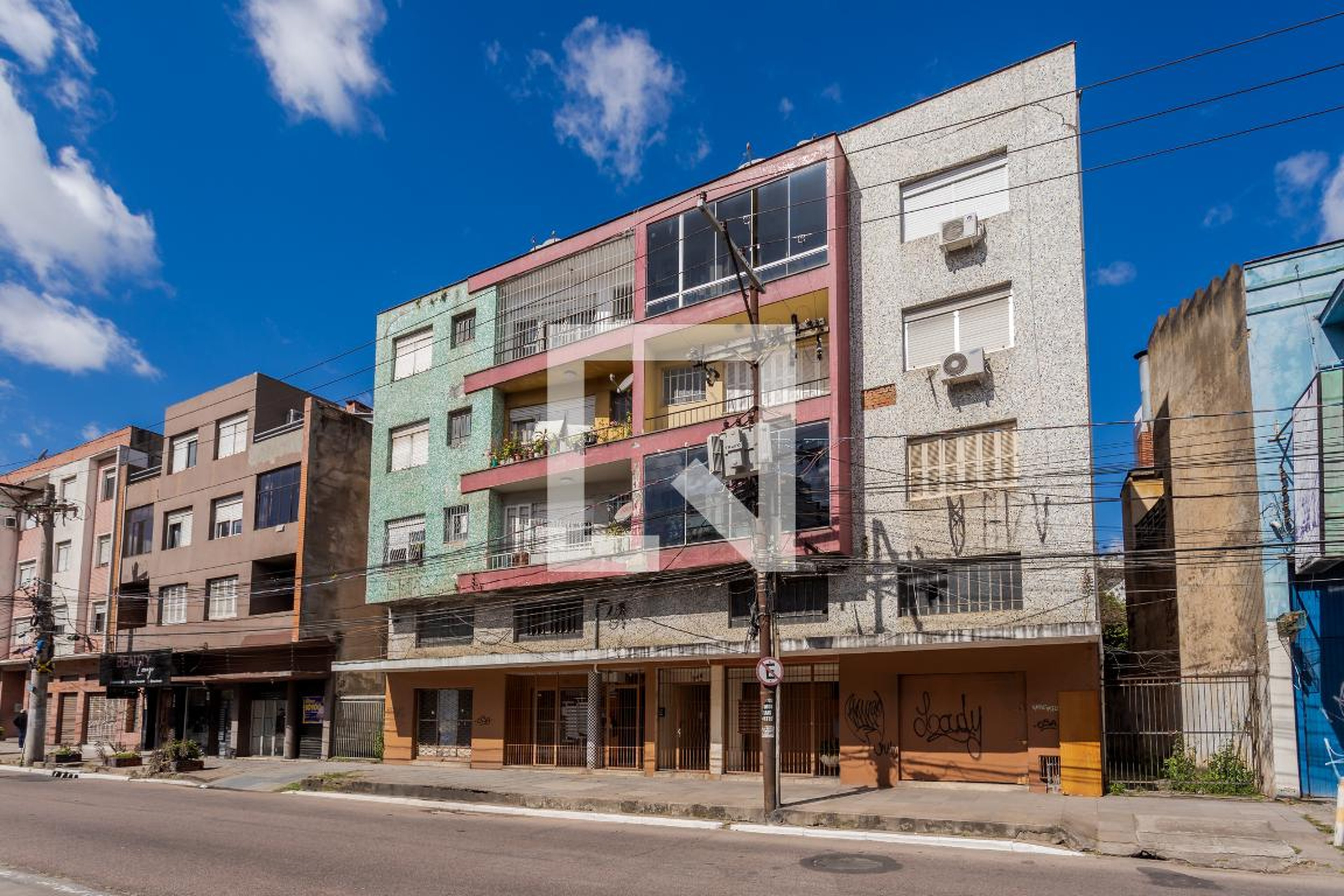 Fachada Condomínio em Avenida Benjamin Constant, 260