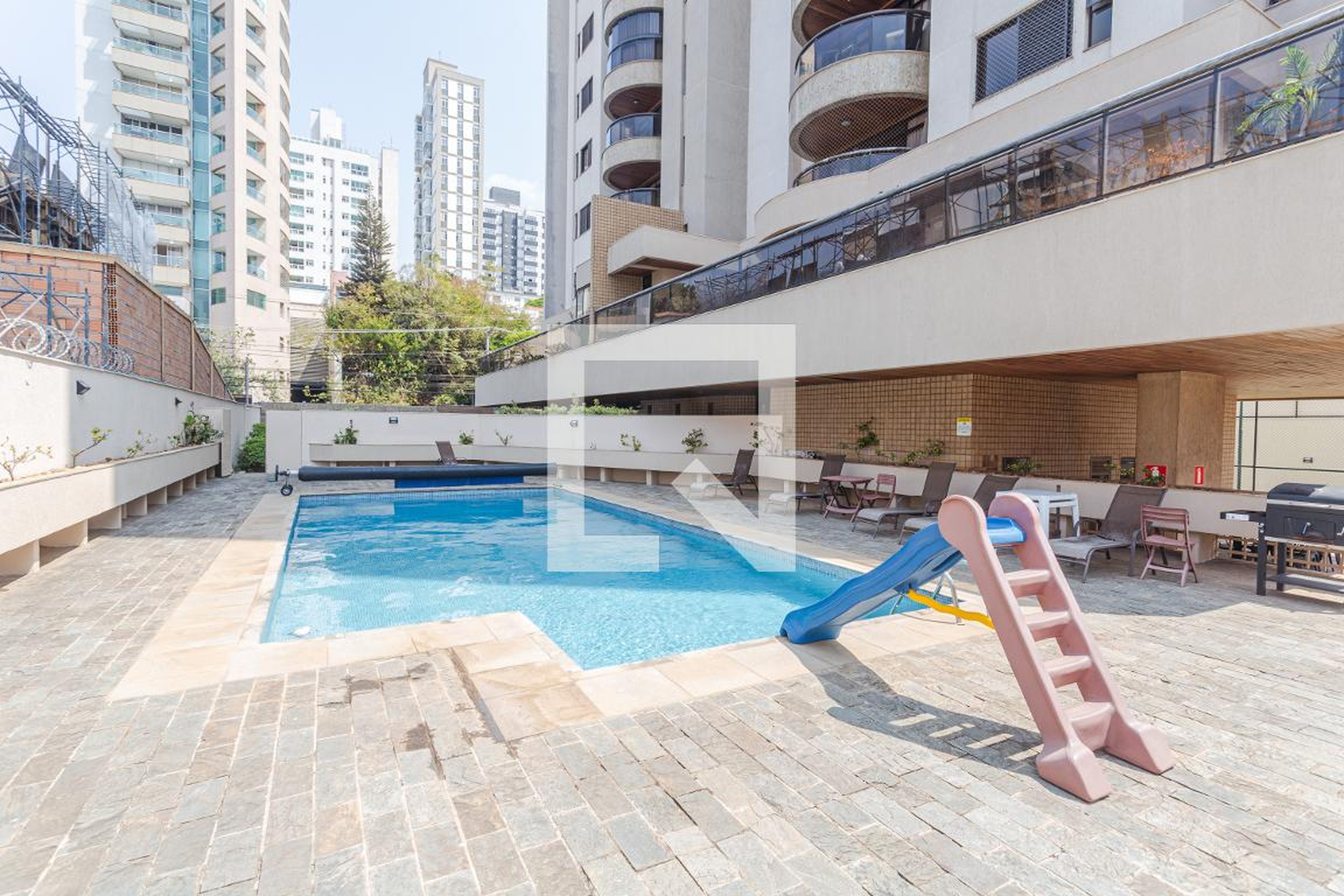 Área da Piscina - Edifício Parque Windsor