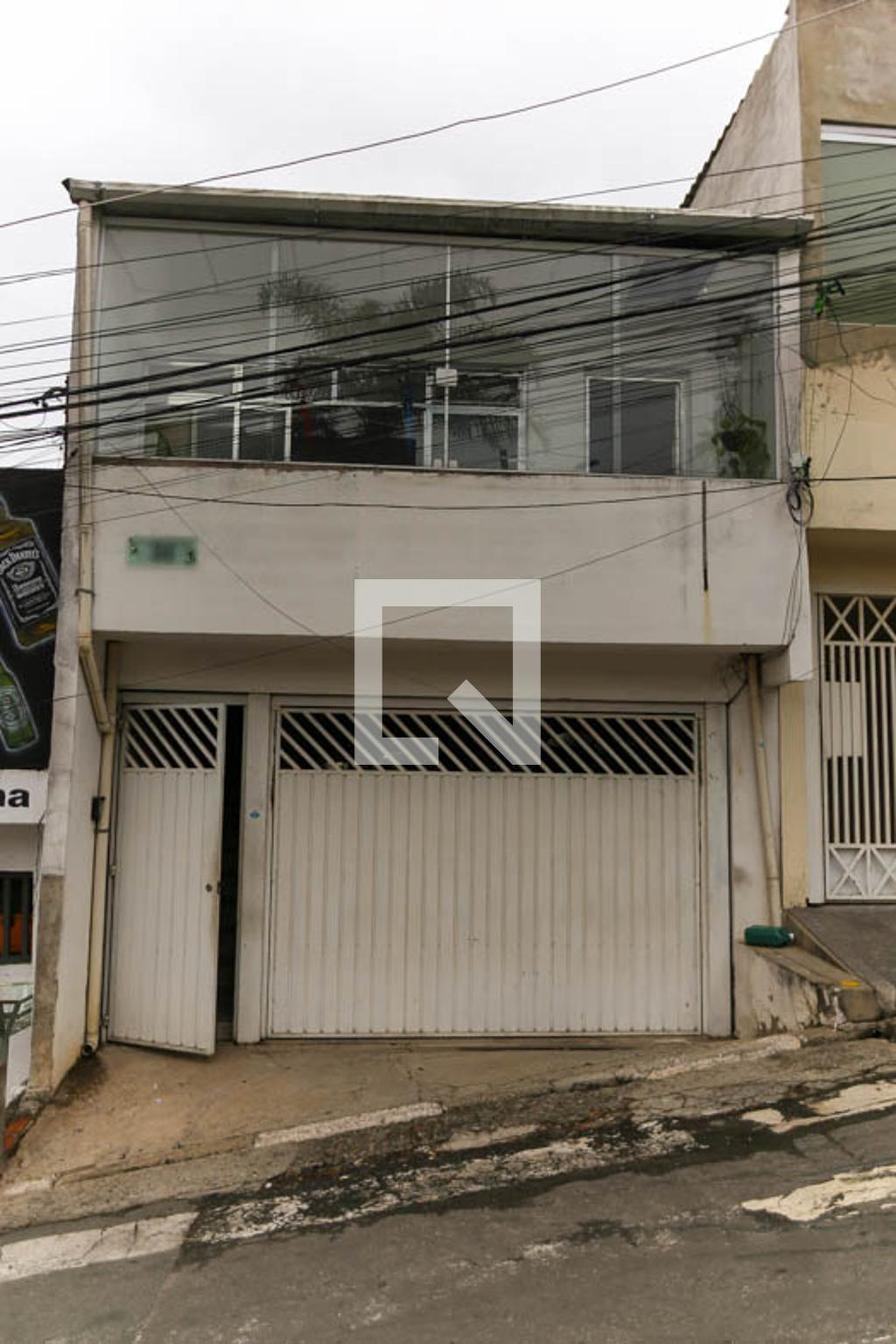 Fachada Condomínio em Rua Professor João D Ela, 31