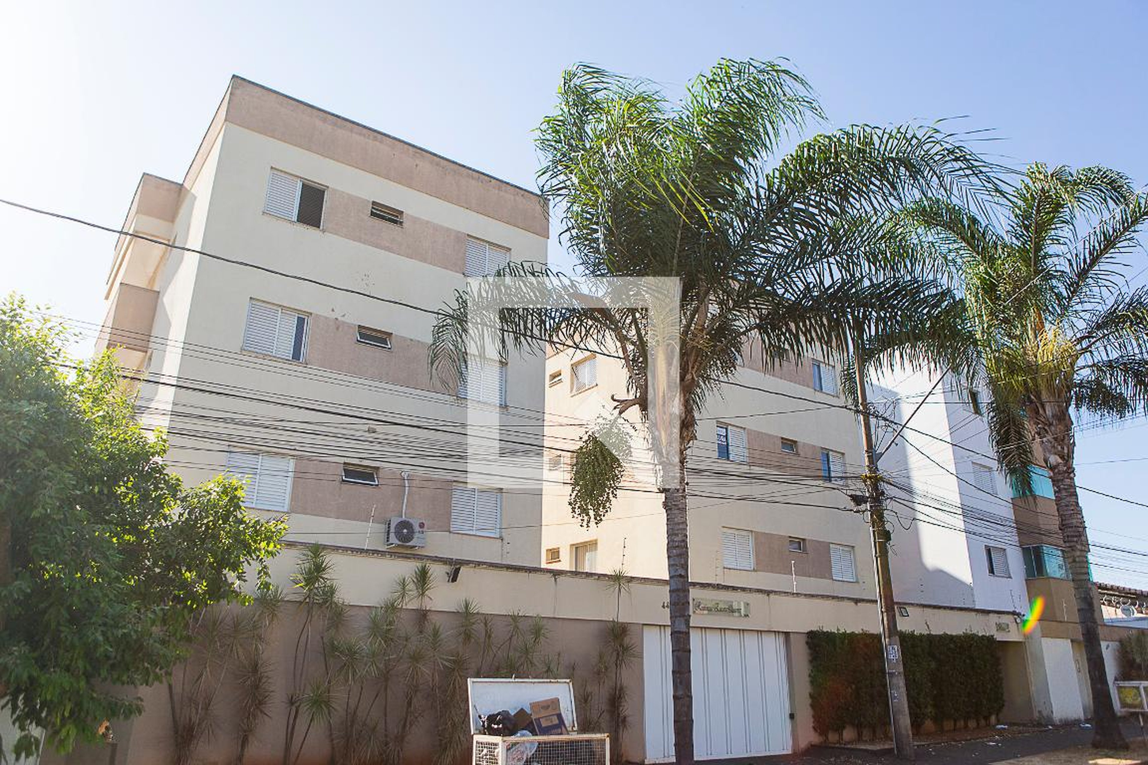 Fachada do Prédio Condomínio em Rua das Amoreiras, 440