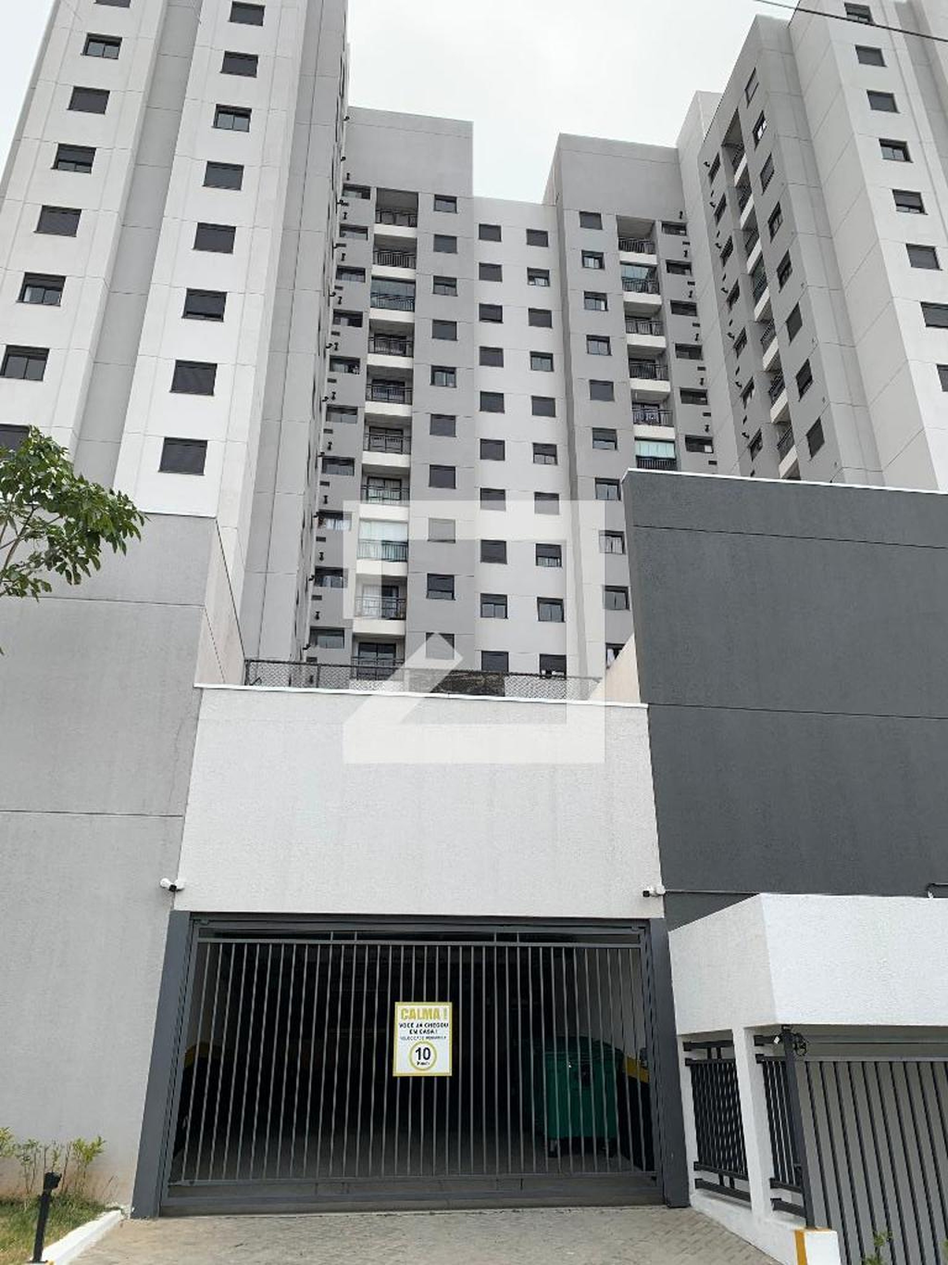 Fachada do Condomínio Condomínio Damasio