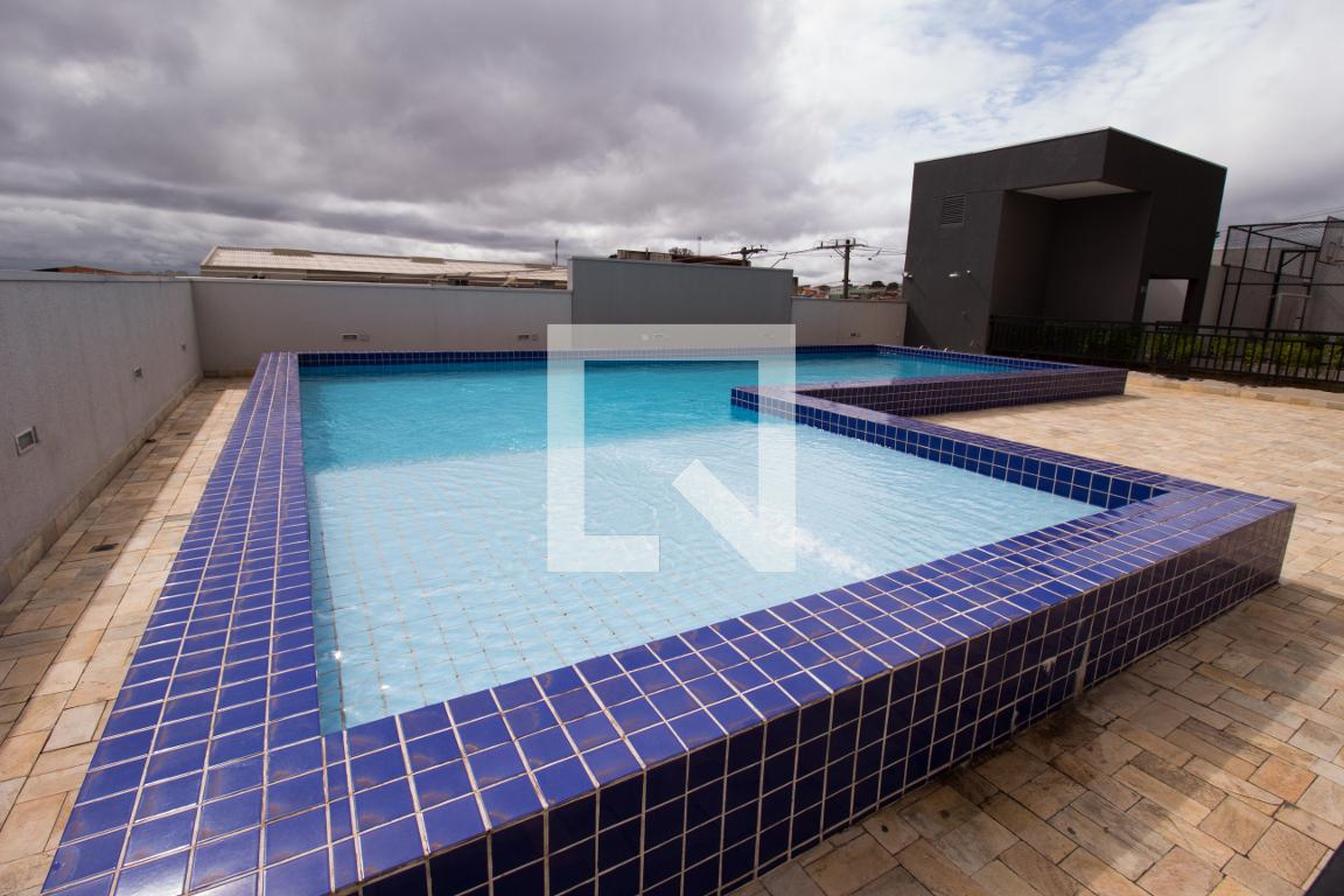 Piscina Coberta - Damasio