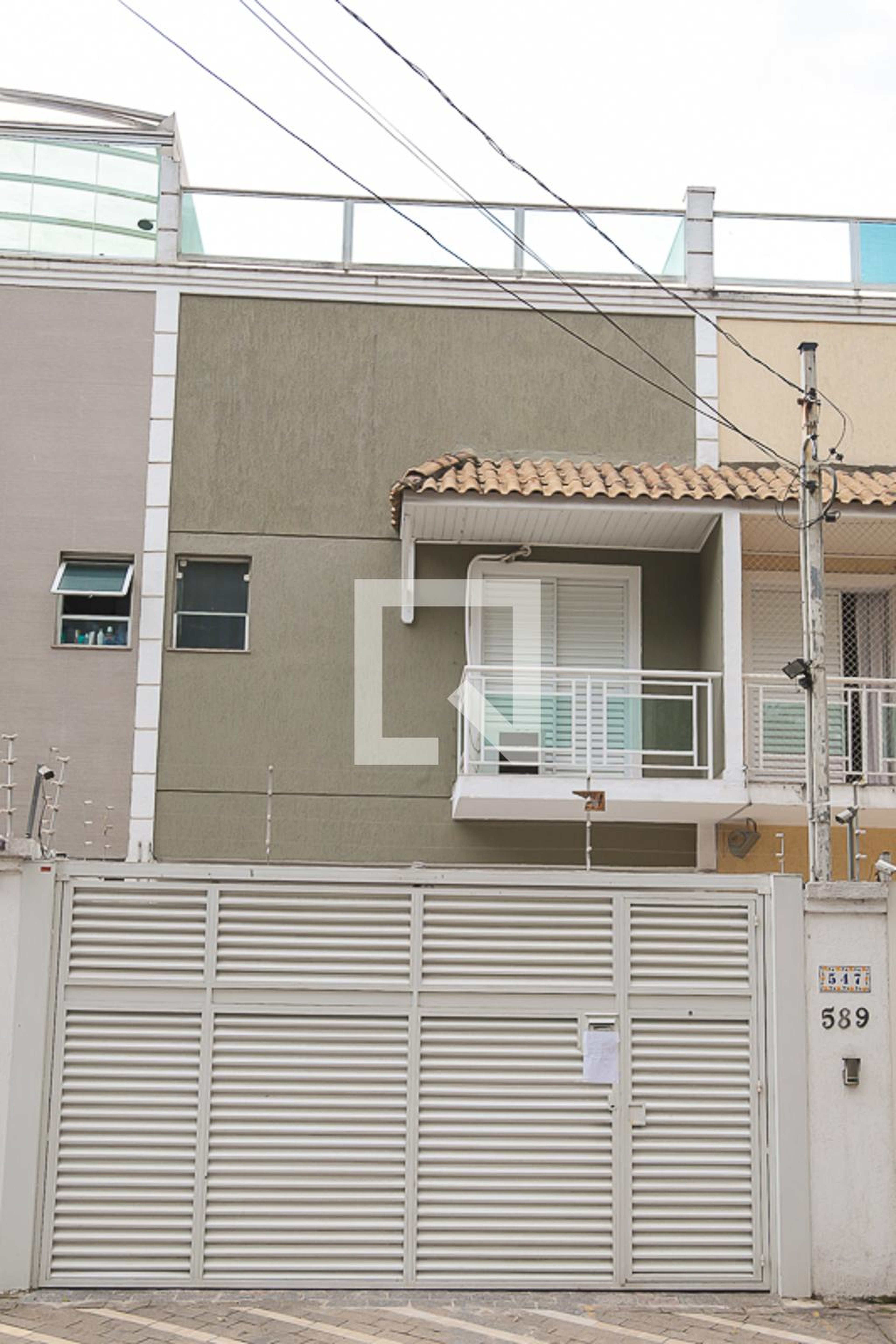 Fachada Condomínio em Rua Embuaçu, 547