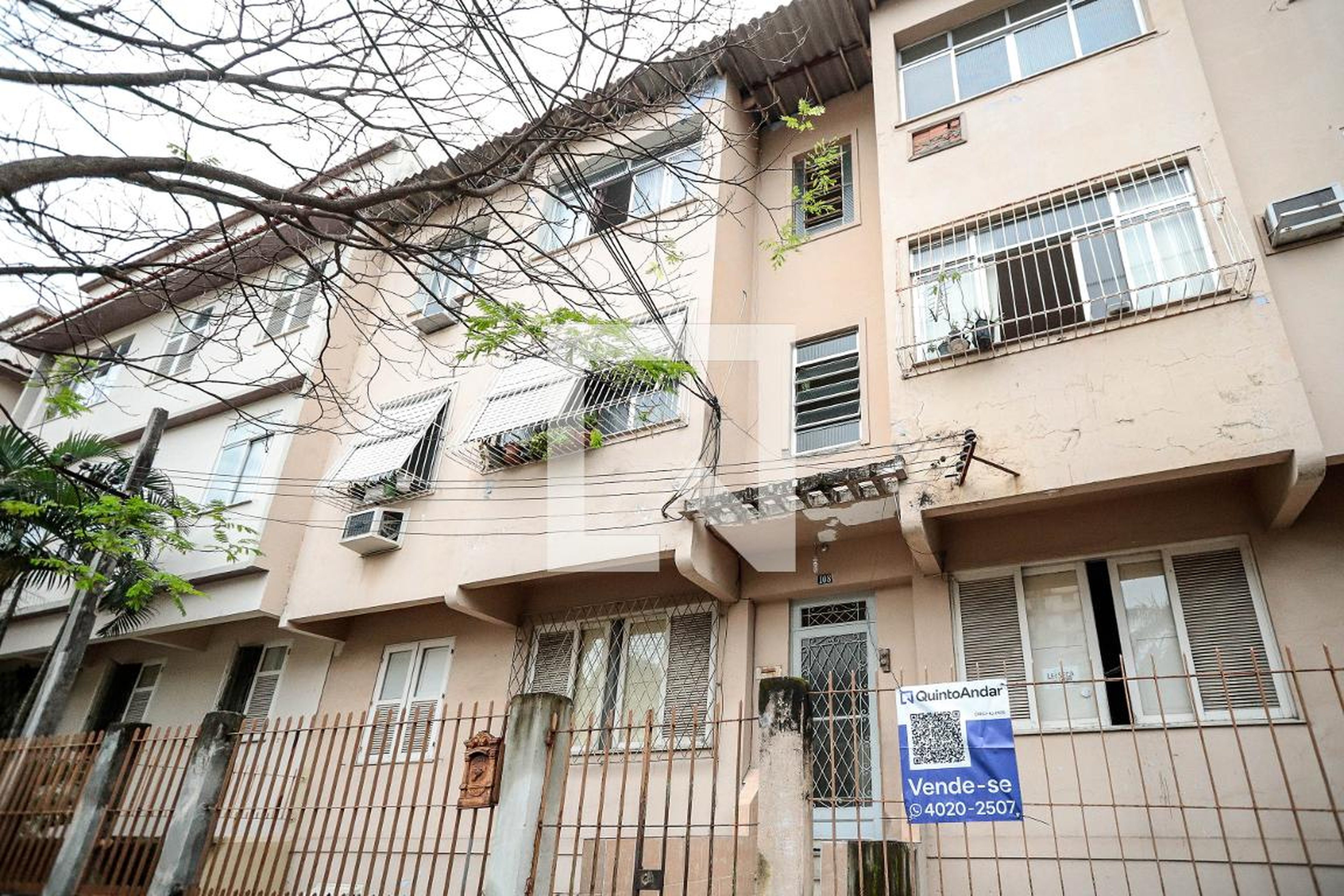 Fachada Condomínio em Rua Azamor, 108