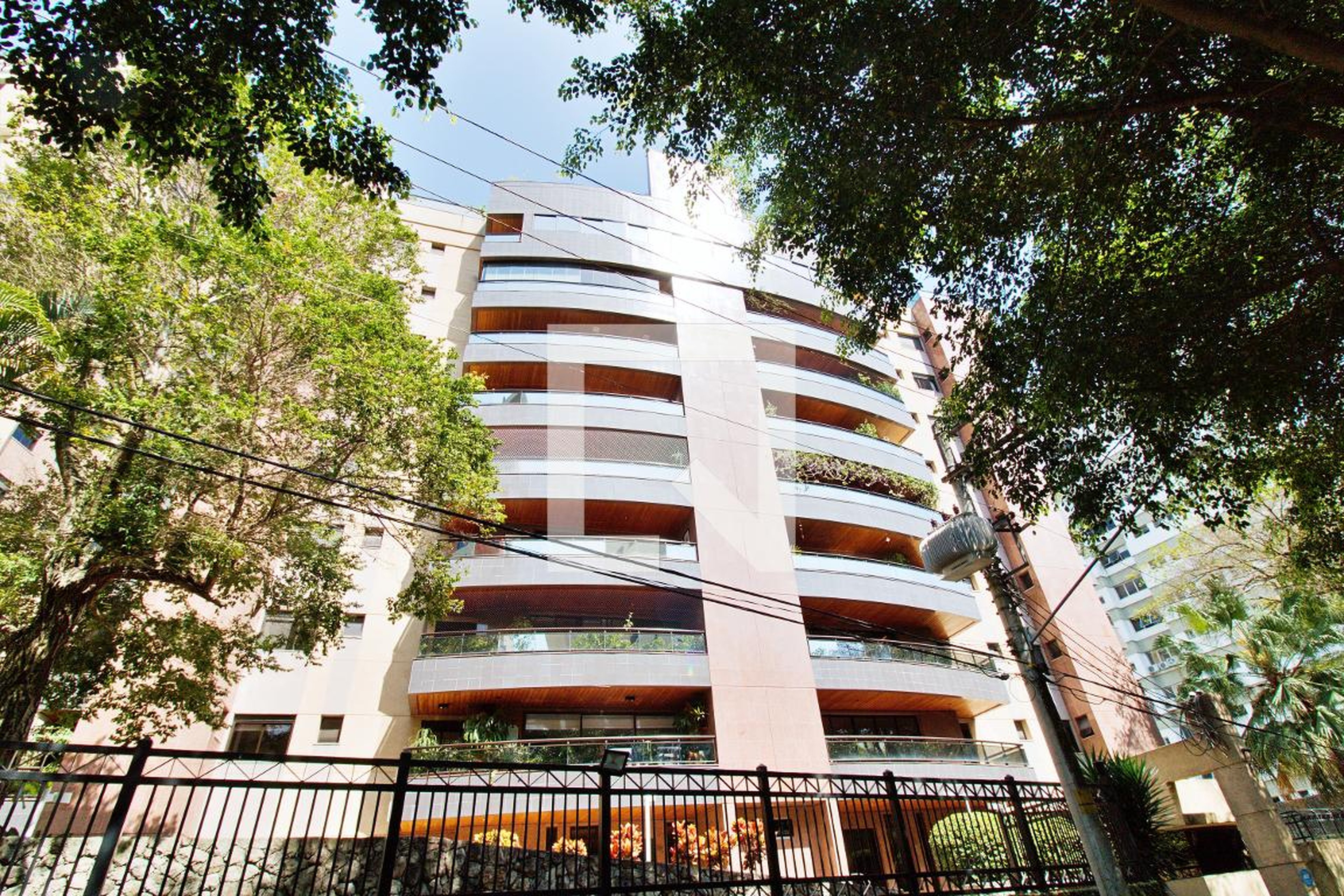 Fachada Condomínio Parc de Fontainebleau