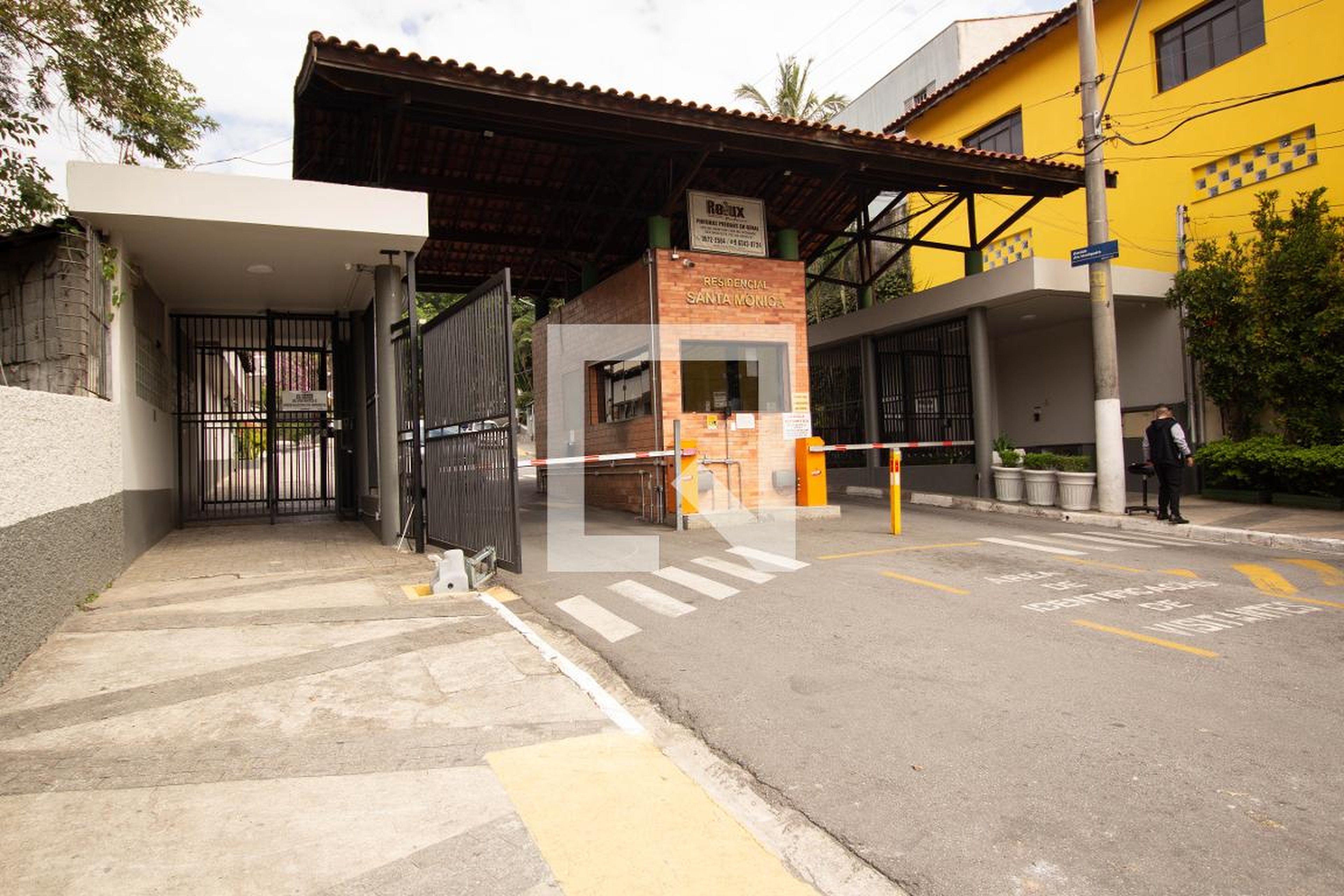 Fachada Condomínio em Avenida Santa Mônica, 395