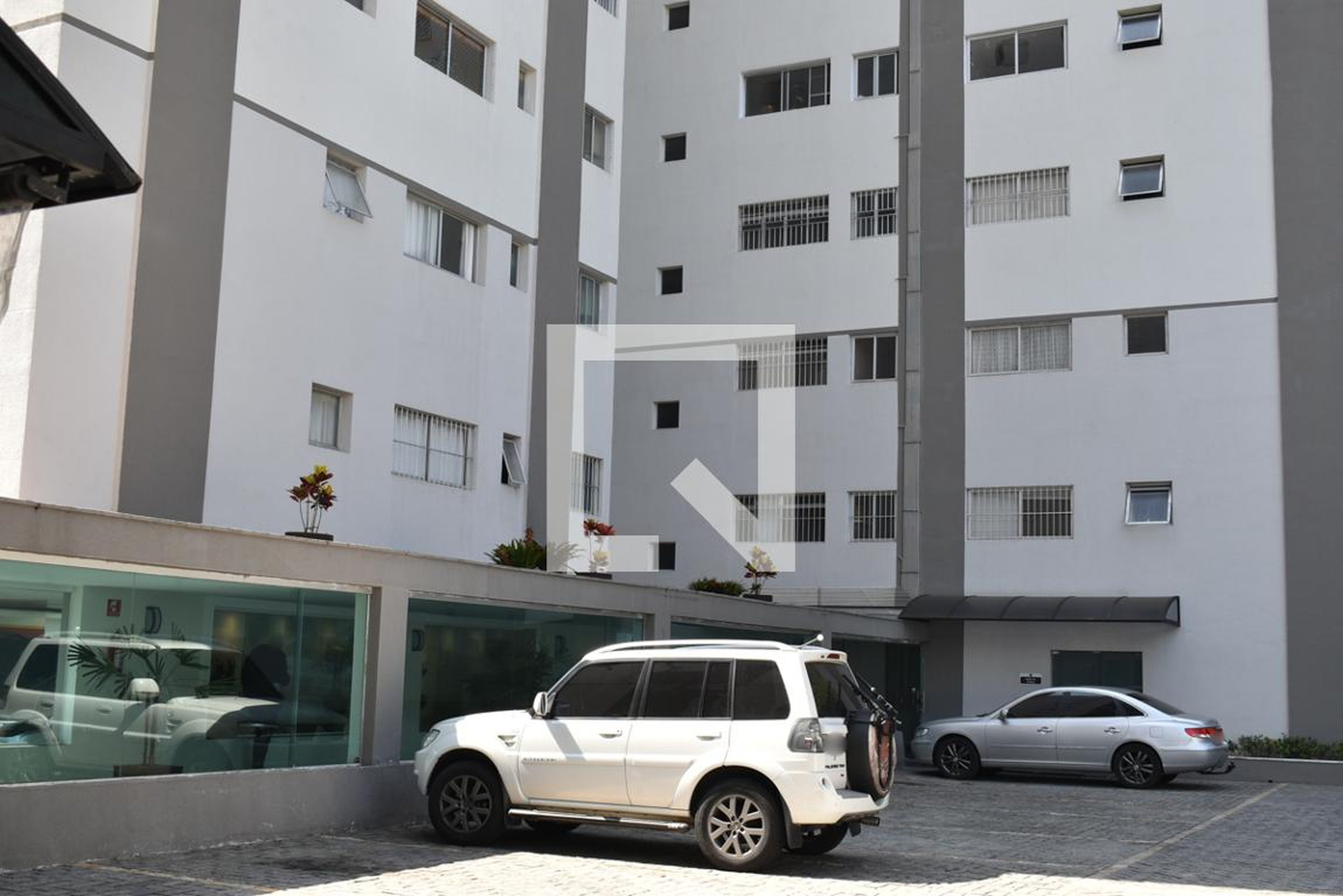 Estacionamento - Versalles e Viena