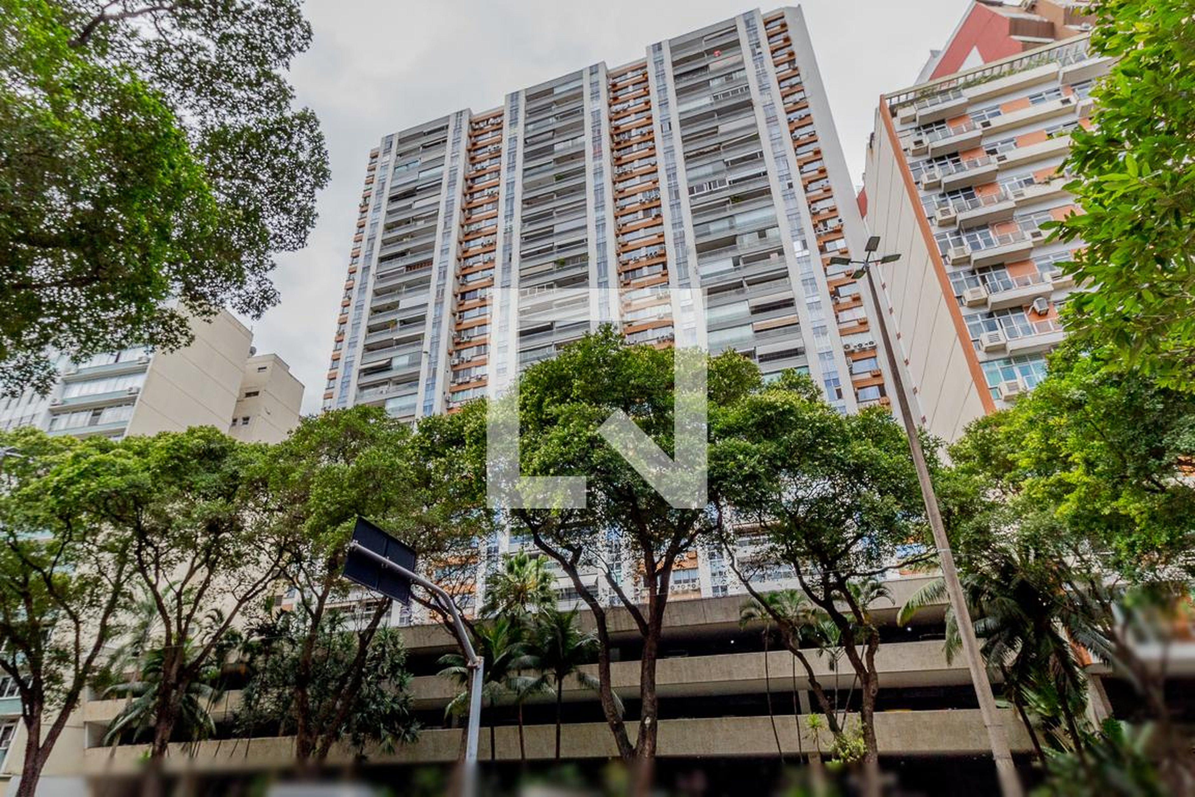 Fachada Edifício Signore Del Bosco