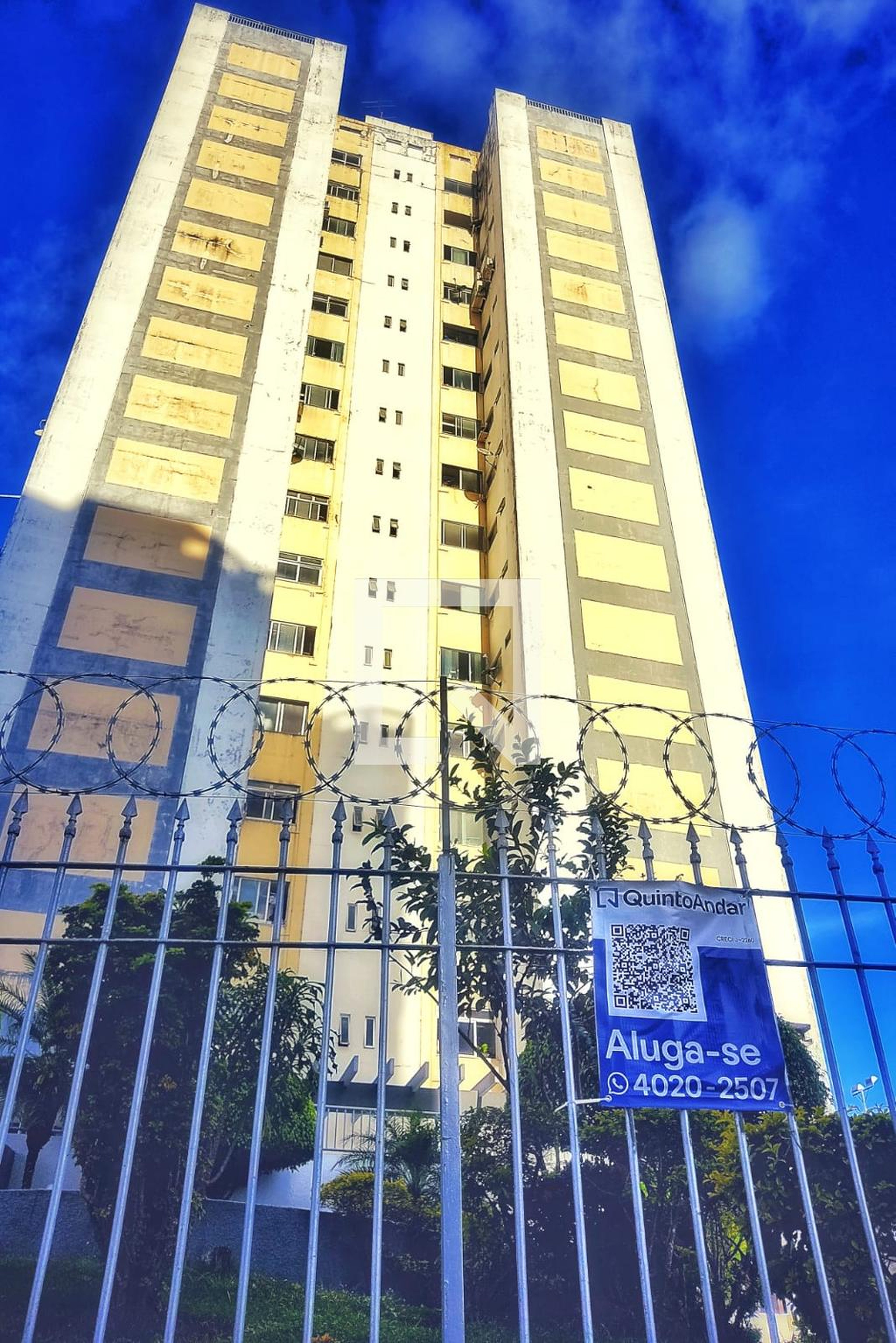 Fachada do Condomínio Condomínio Bosque do Colégio