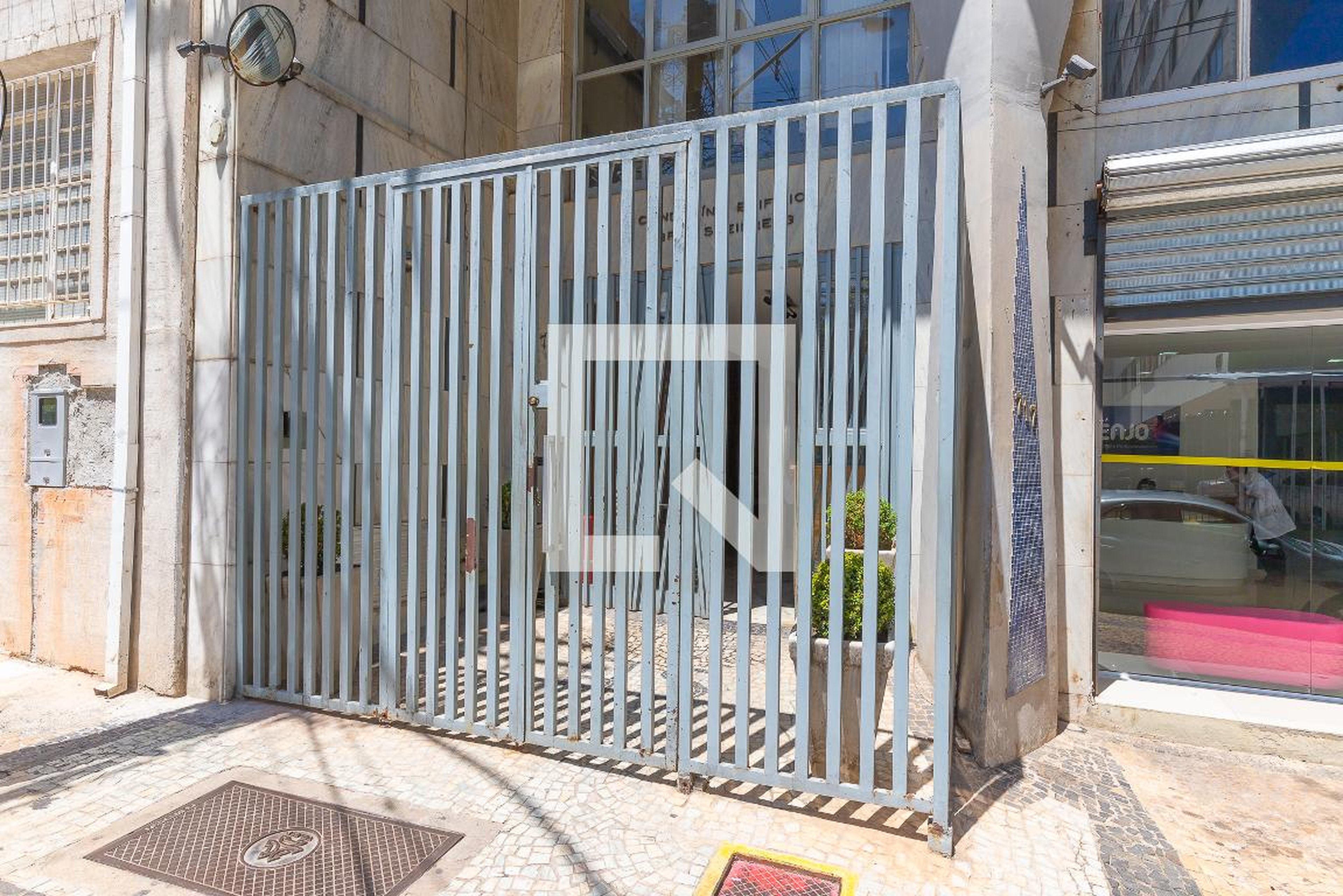 Fachada Condomínio em Rua Luzitana, 707