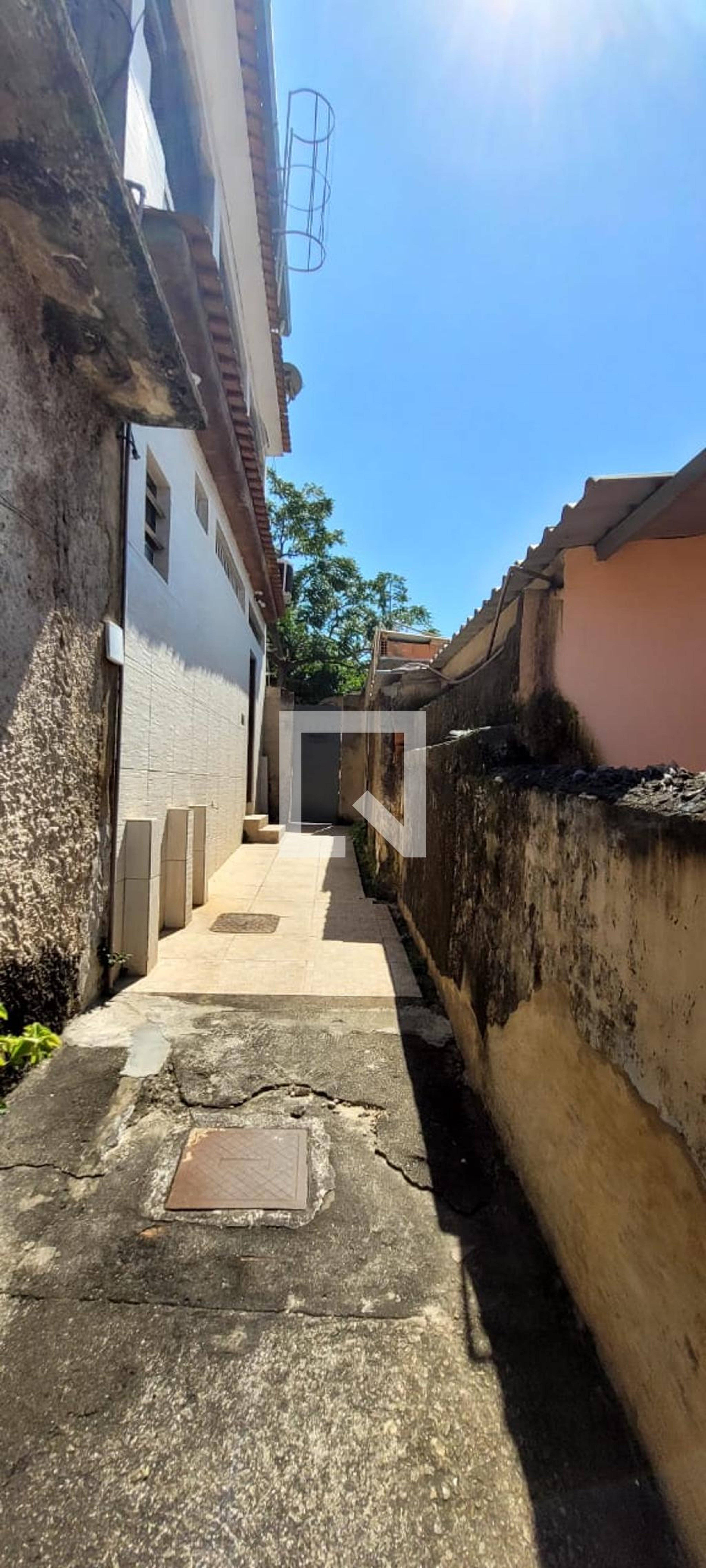 Fachada Condomínio em Rua Idume, 130