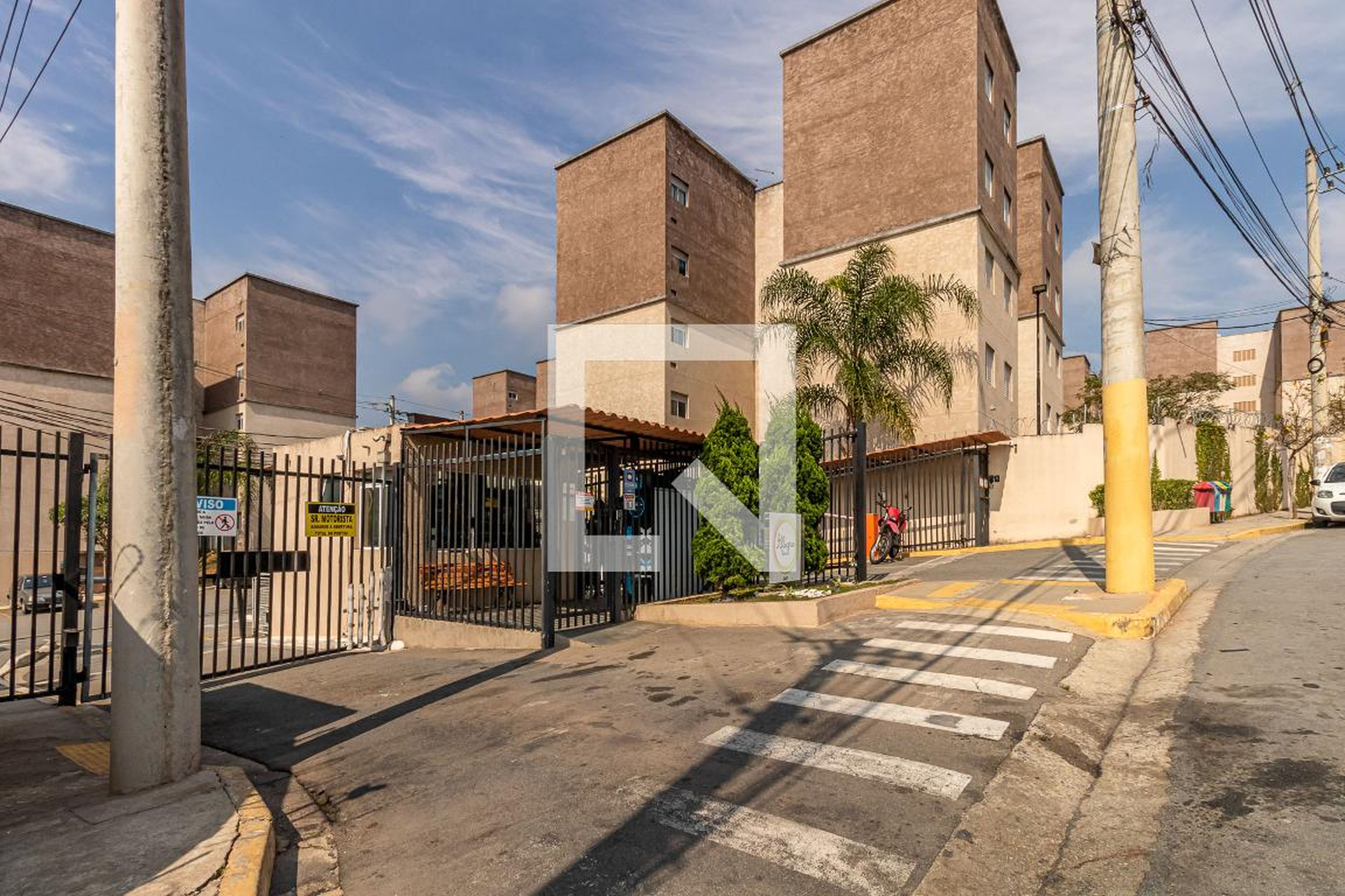 Fachada Condomínio em Rua Doutora Aparecida Fernandes de Jesus Domingues, 940