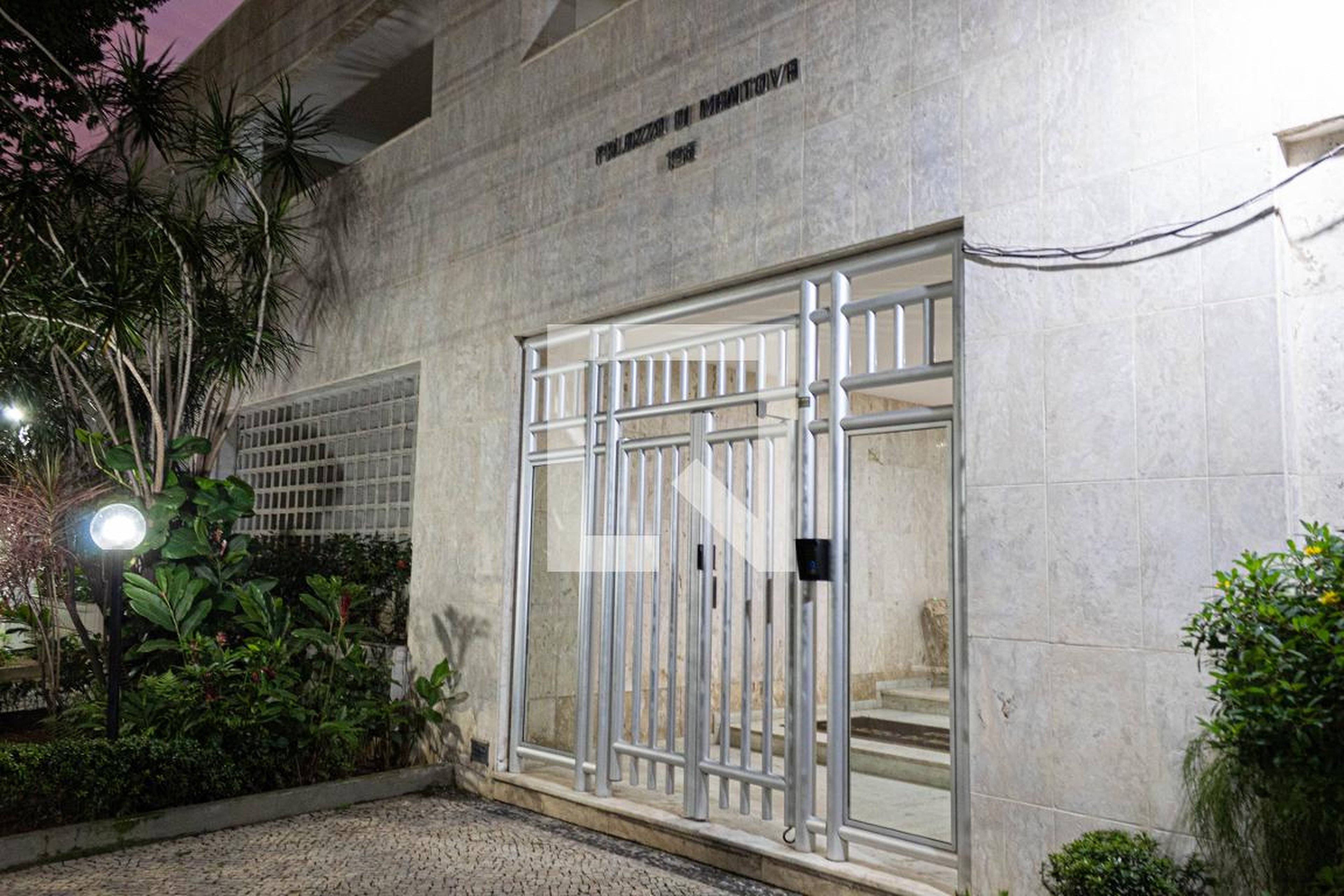 Fachada Condomínio em Rua Garibaldi, 154