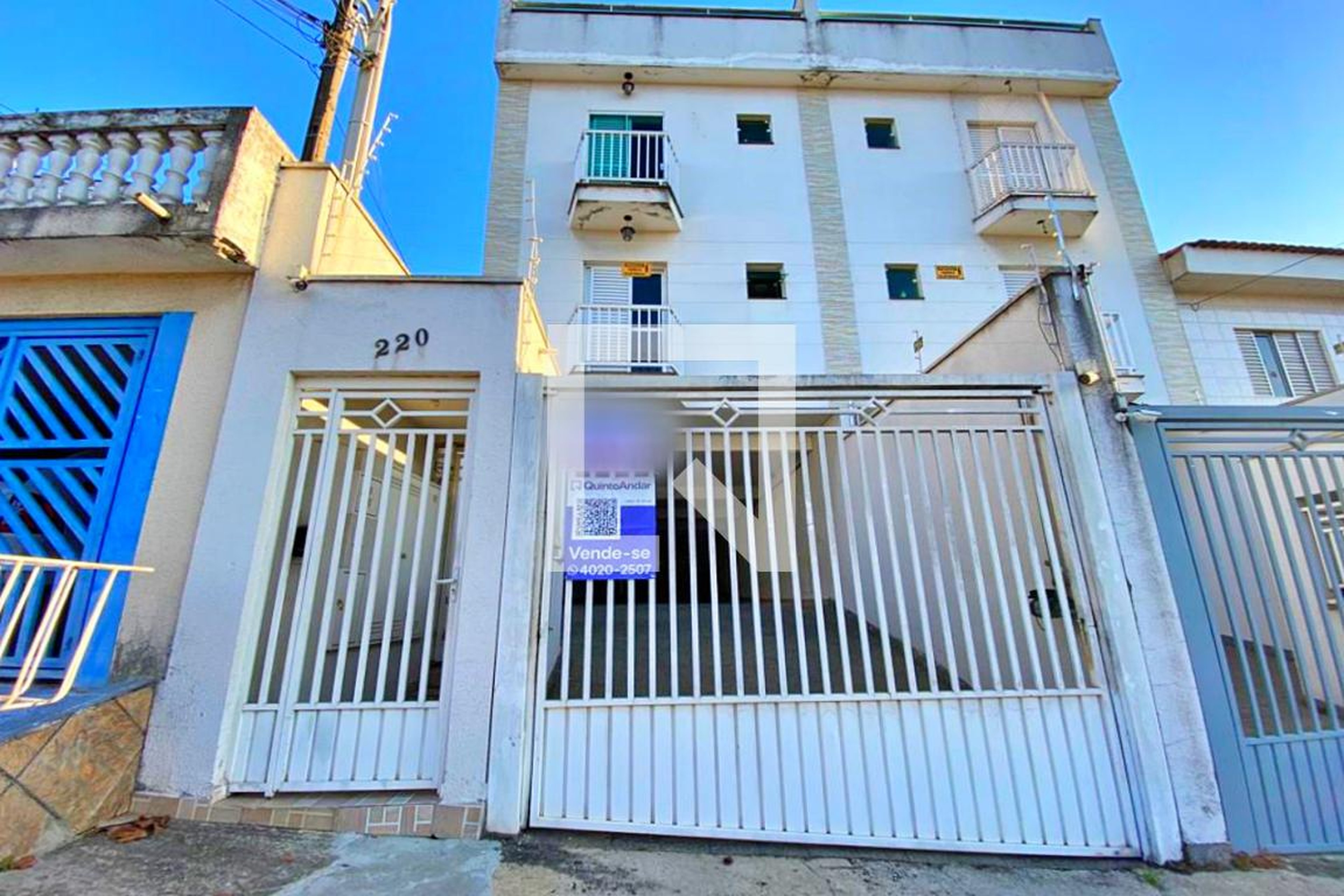 Fachada Condomínio em Rua Tristão de Ataíde, 220