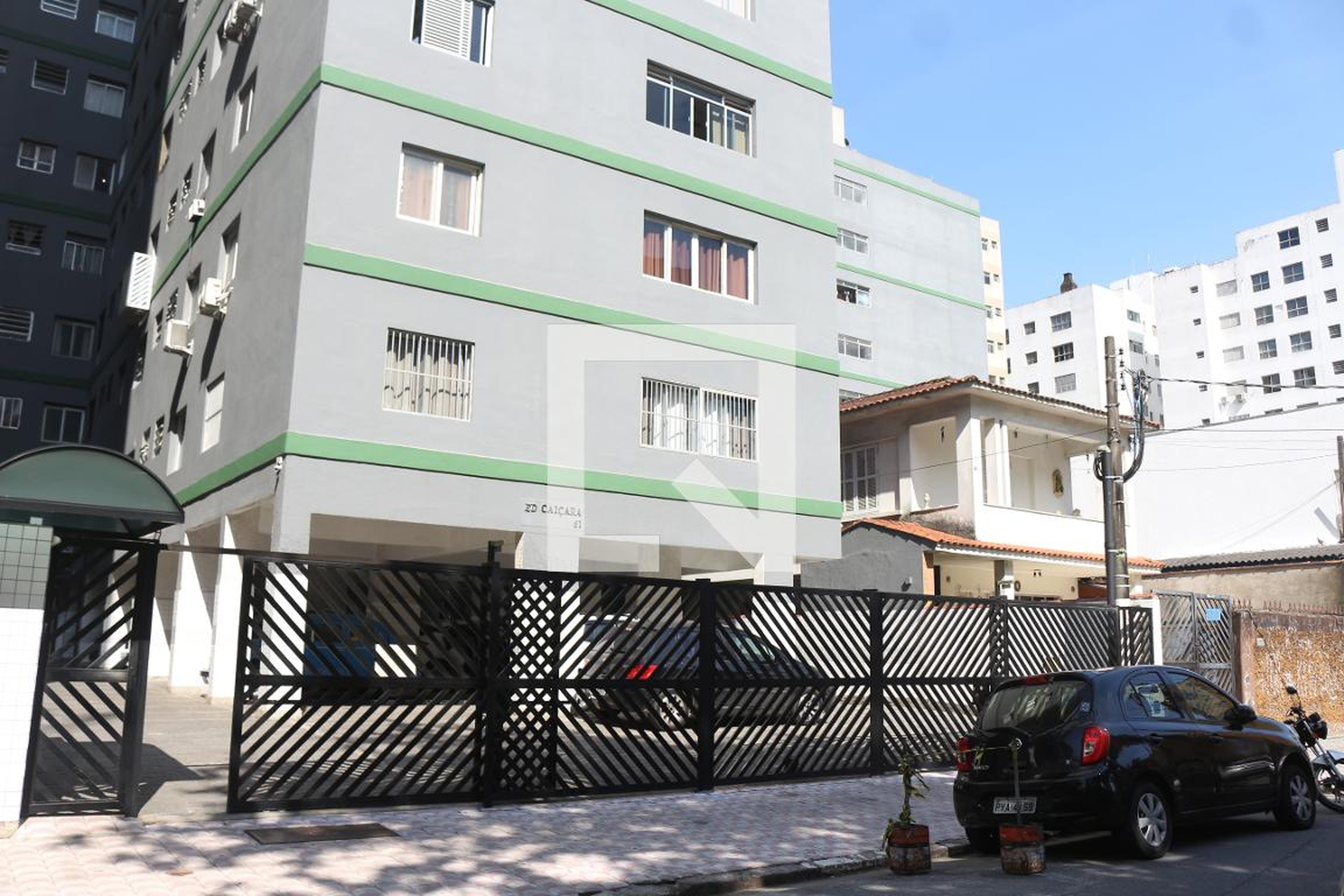 Fachada Condomínio em Rua José Bonifácio, 67