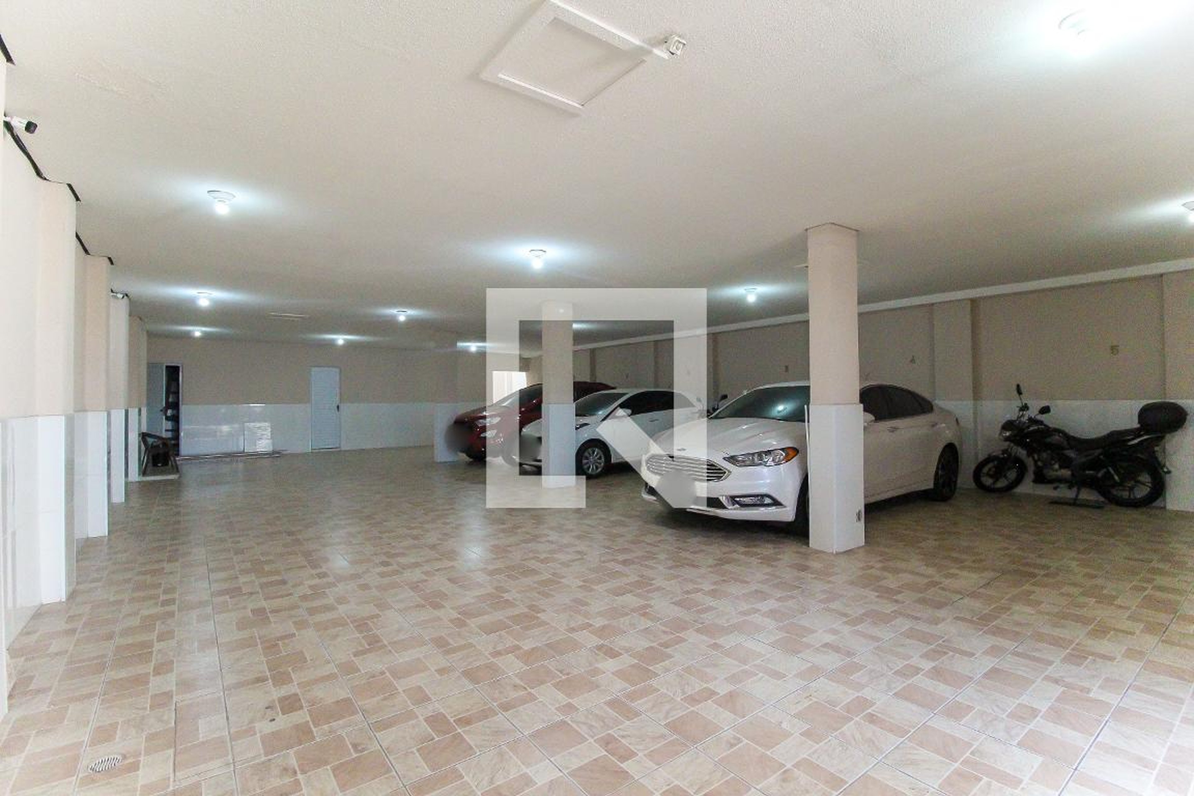 Estacionamento - Residencial Flores do Carmo