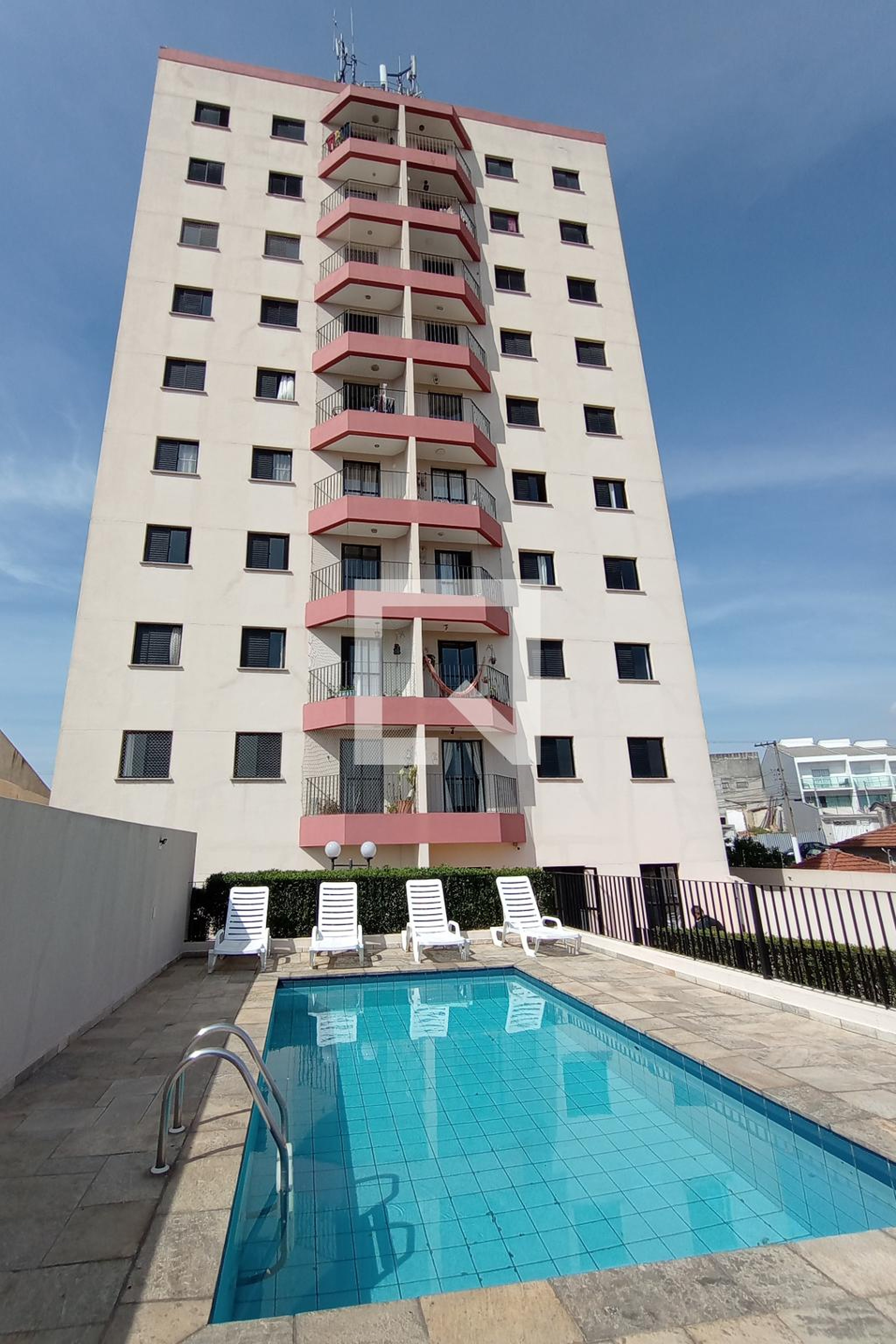 Fachada do Condomínio Condomínio Capri