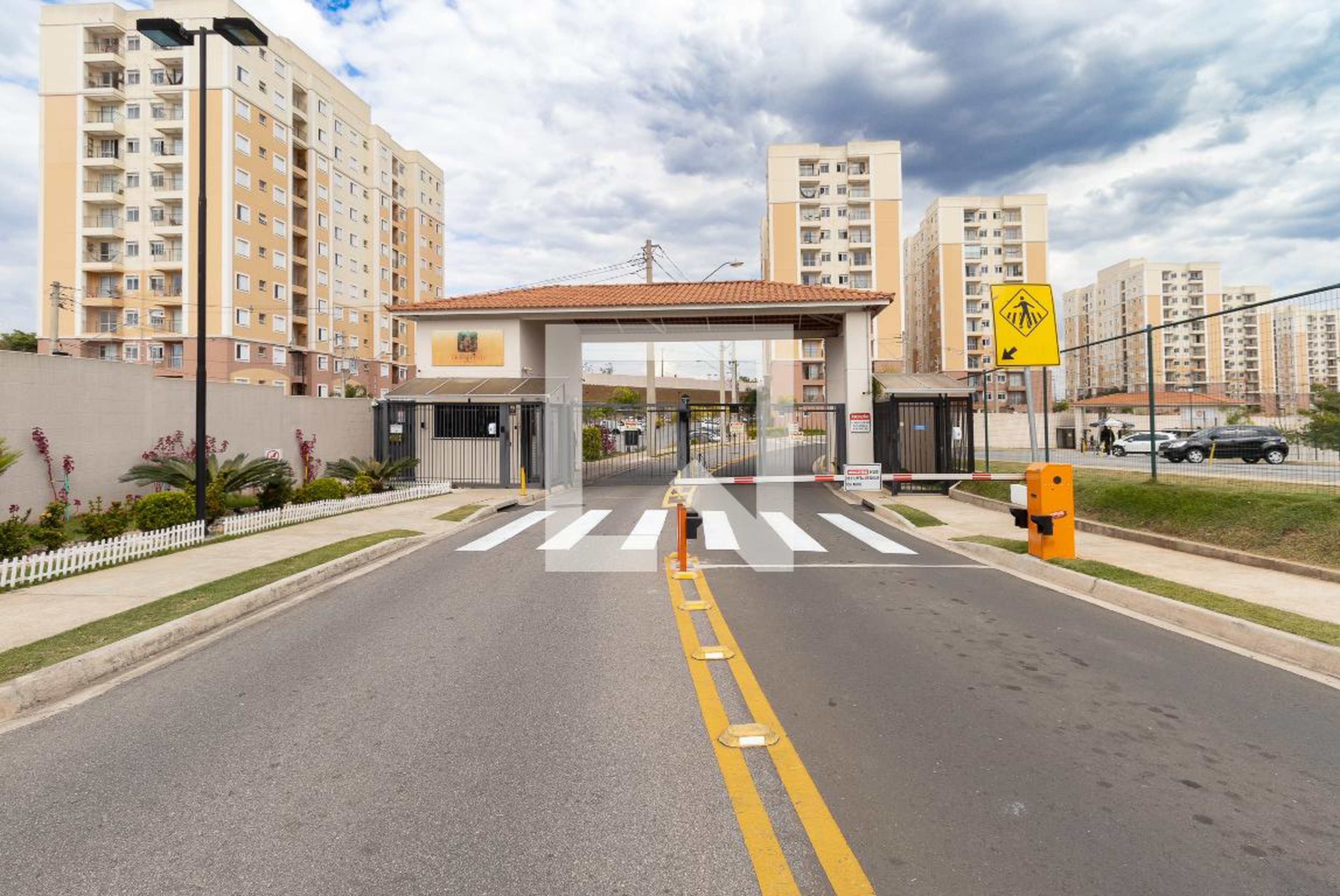 Fachada do Condomínio Condomínio Trentino