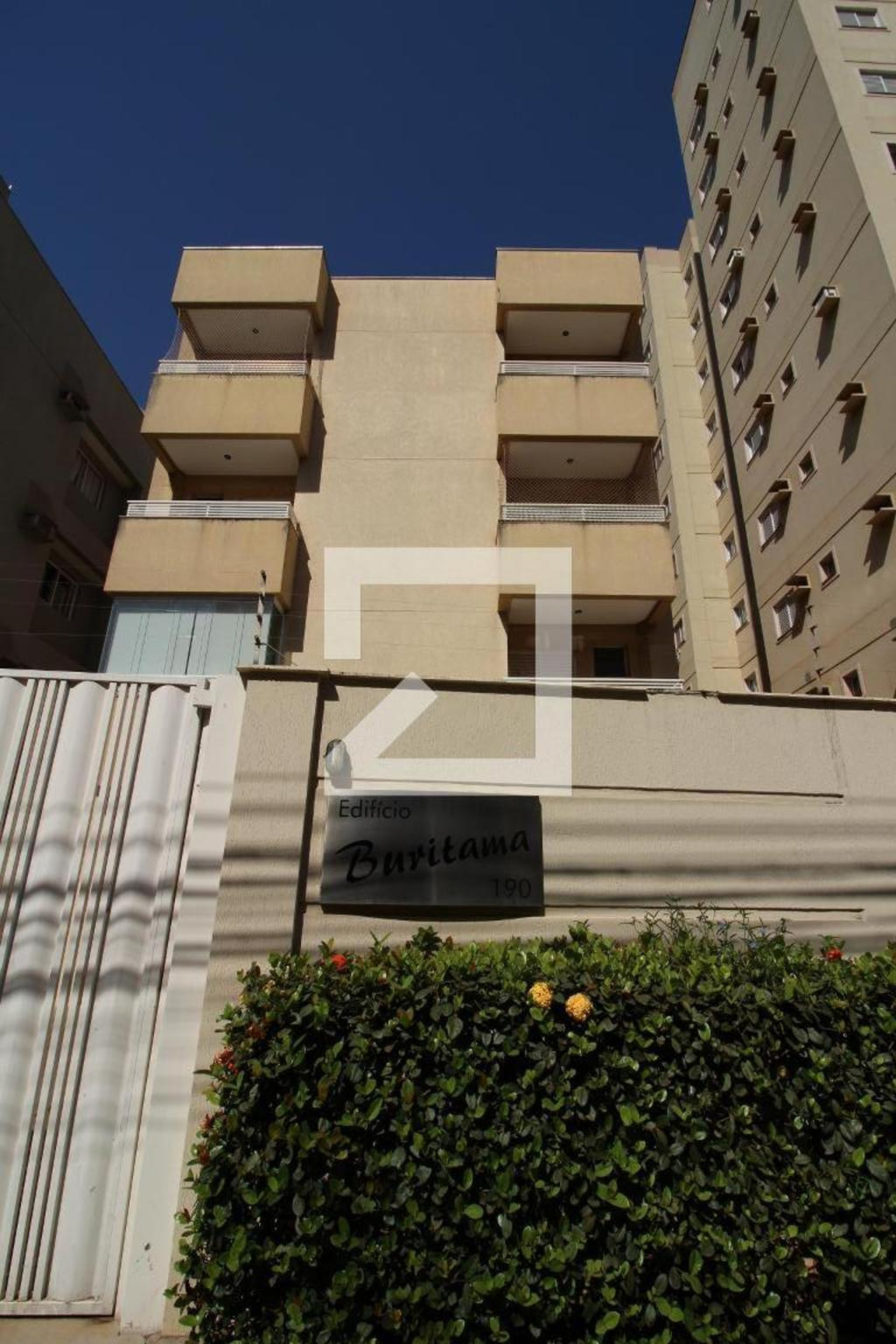 Fachada Condomínio em Rua Arnaud Capuzzo, 190