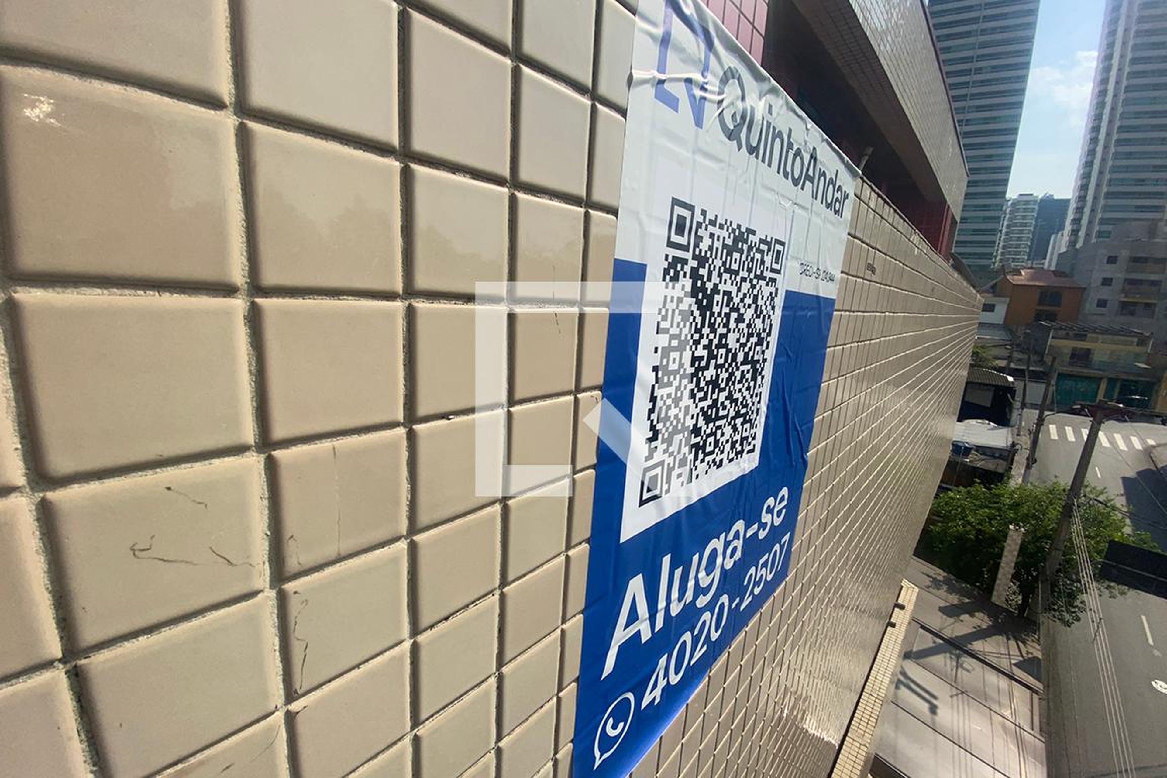 Fachada Condomínio em Rua Marli, 21