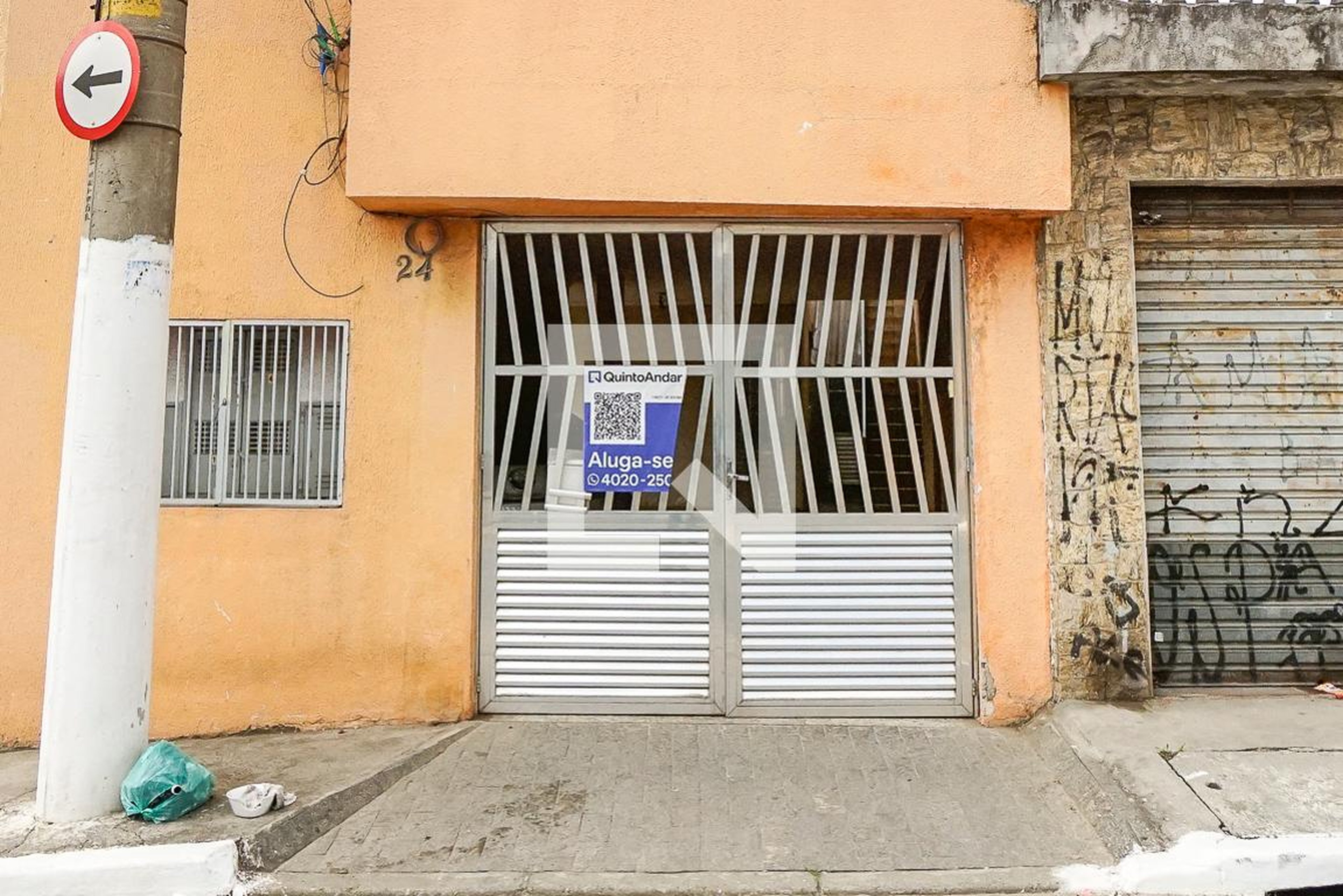 Fachada Condomínio em Rua Evangelina de Assis, 24