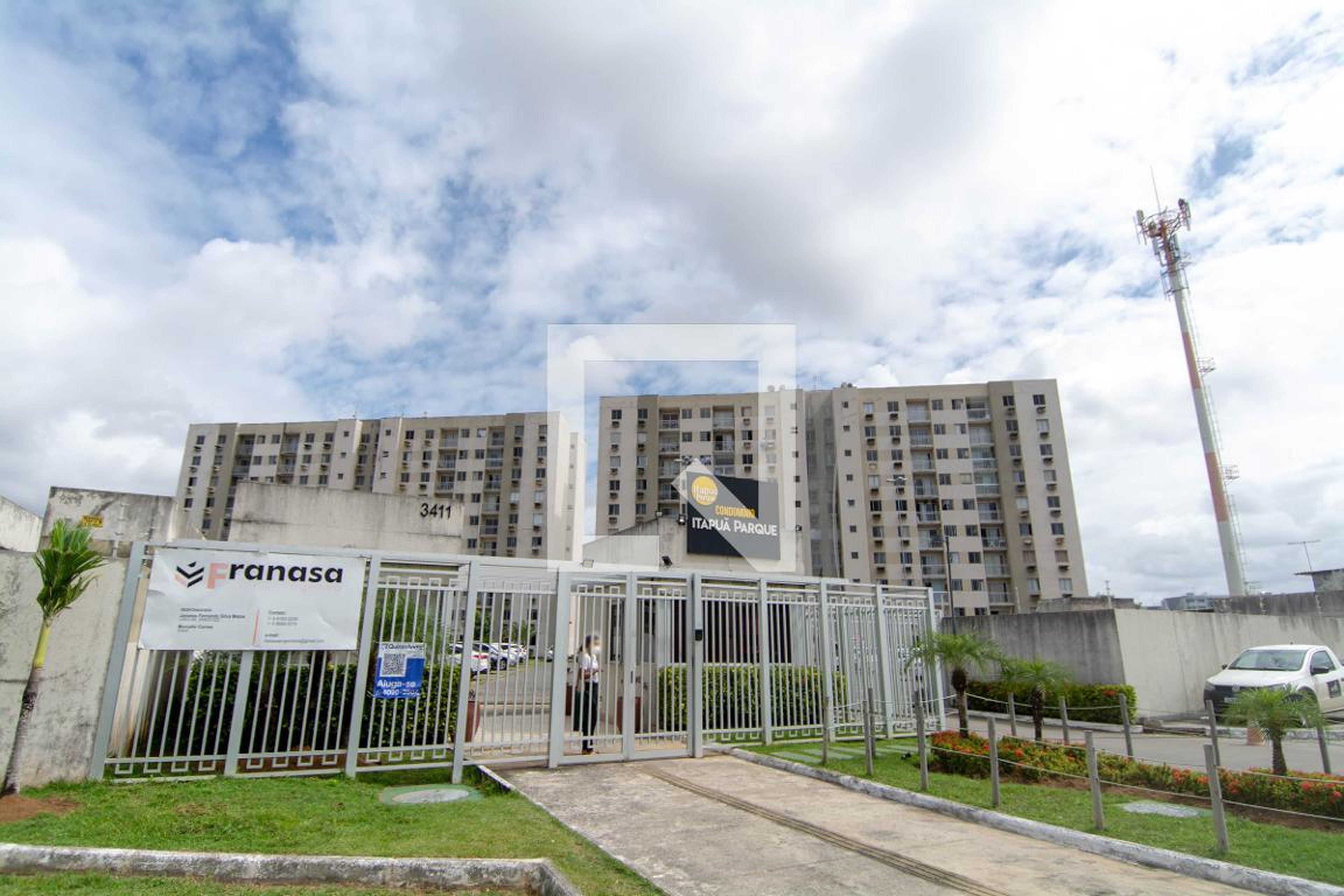 Fachada do Condomínio Condomínio Itapuã Parque