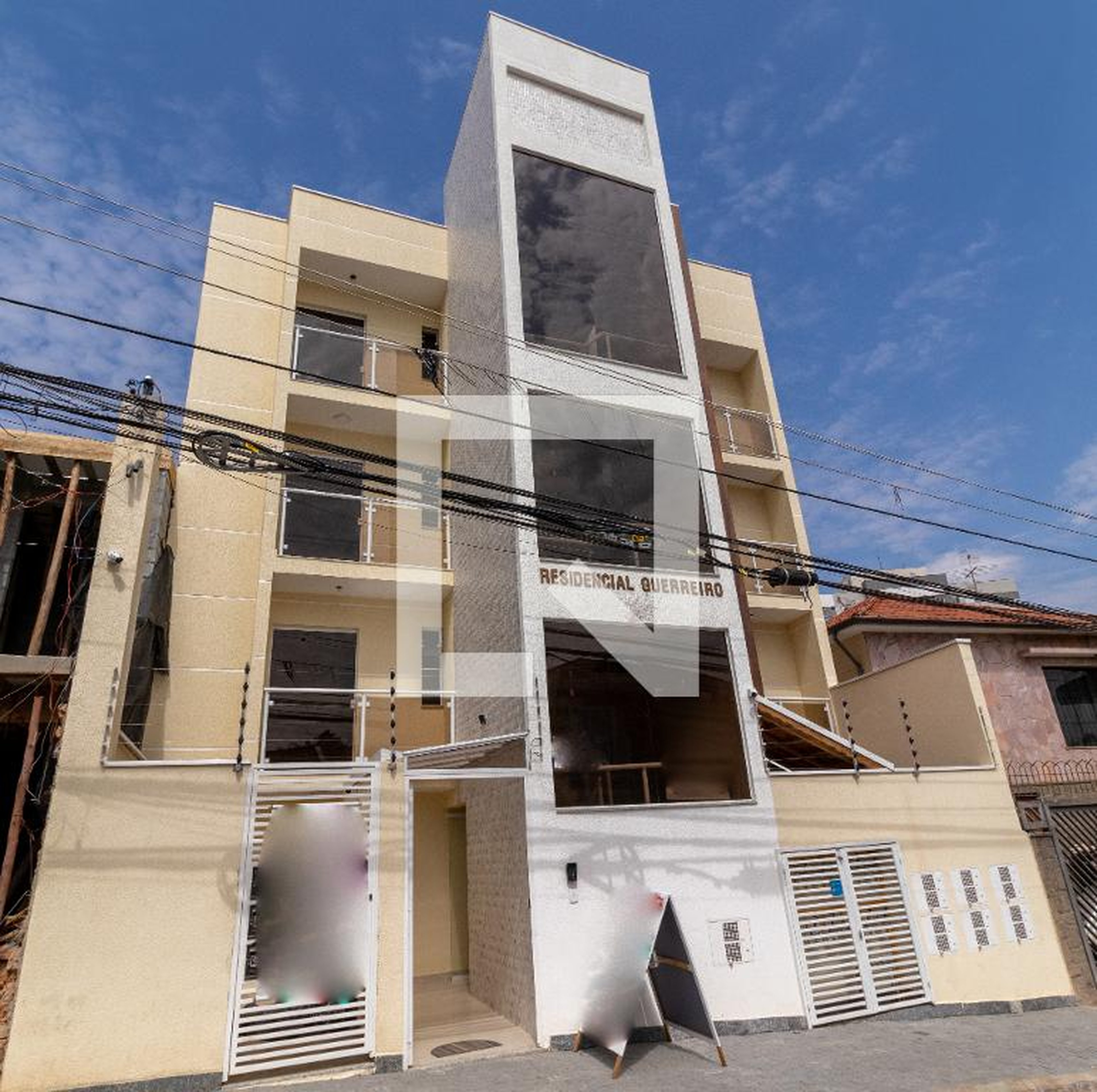 Fachada do Condomínio Condomínio em Rua Ladário, 204