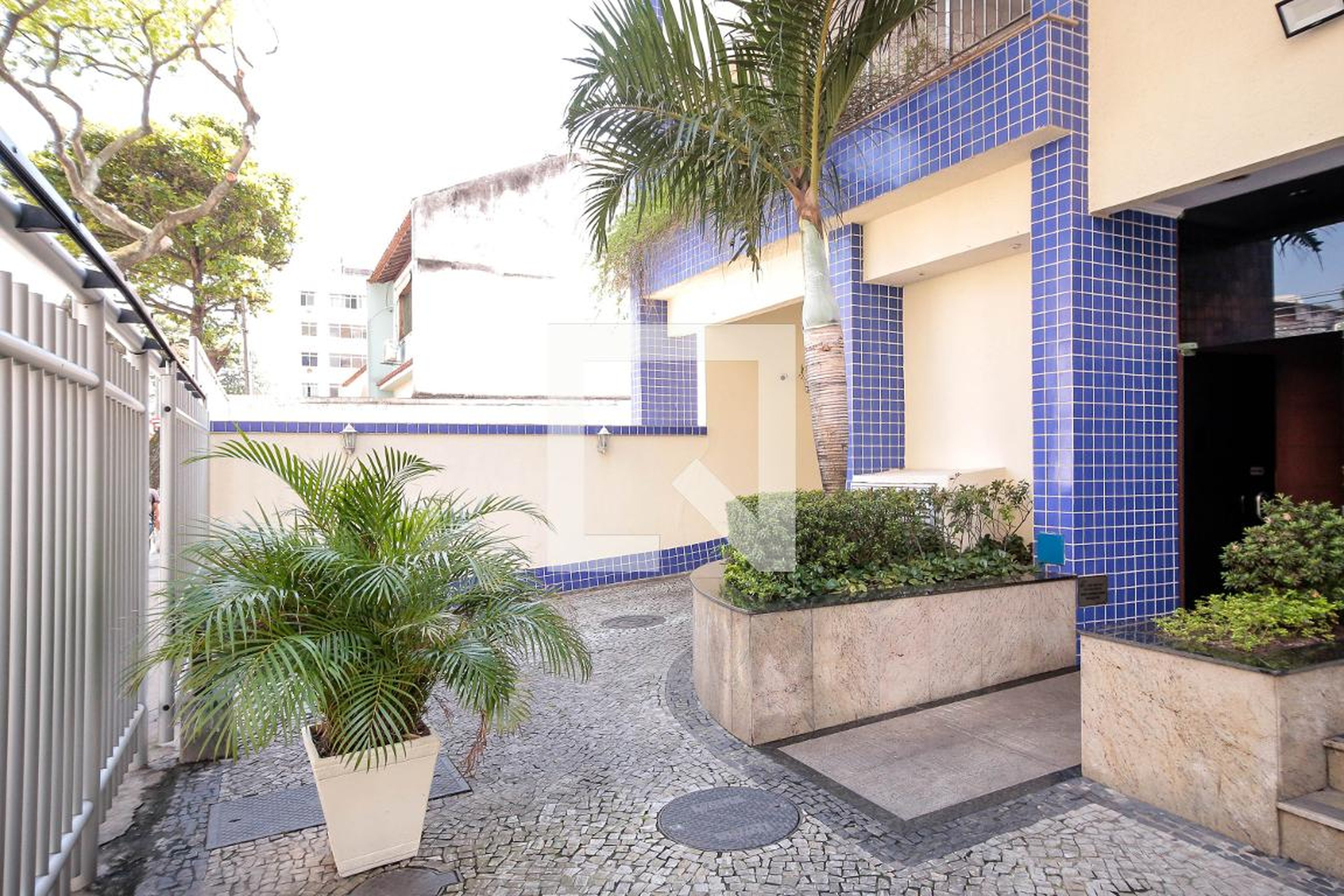 Entrada - Edifício Salvador Dali