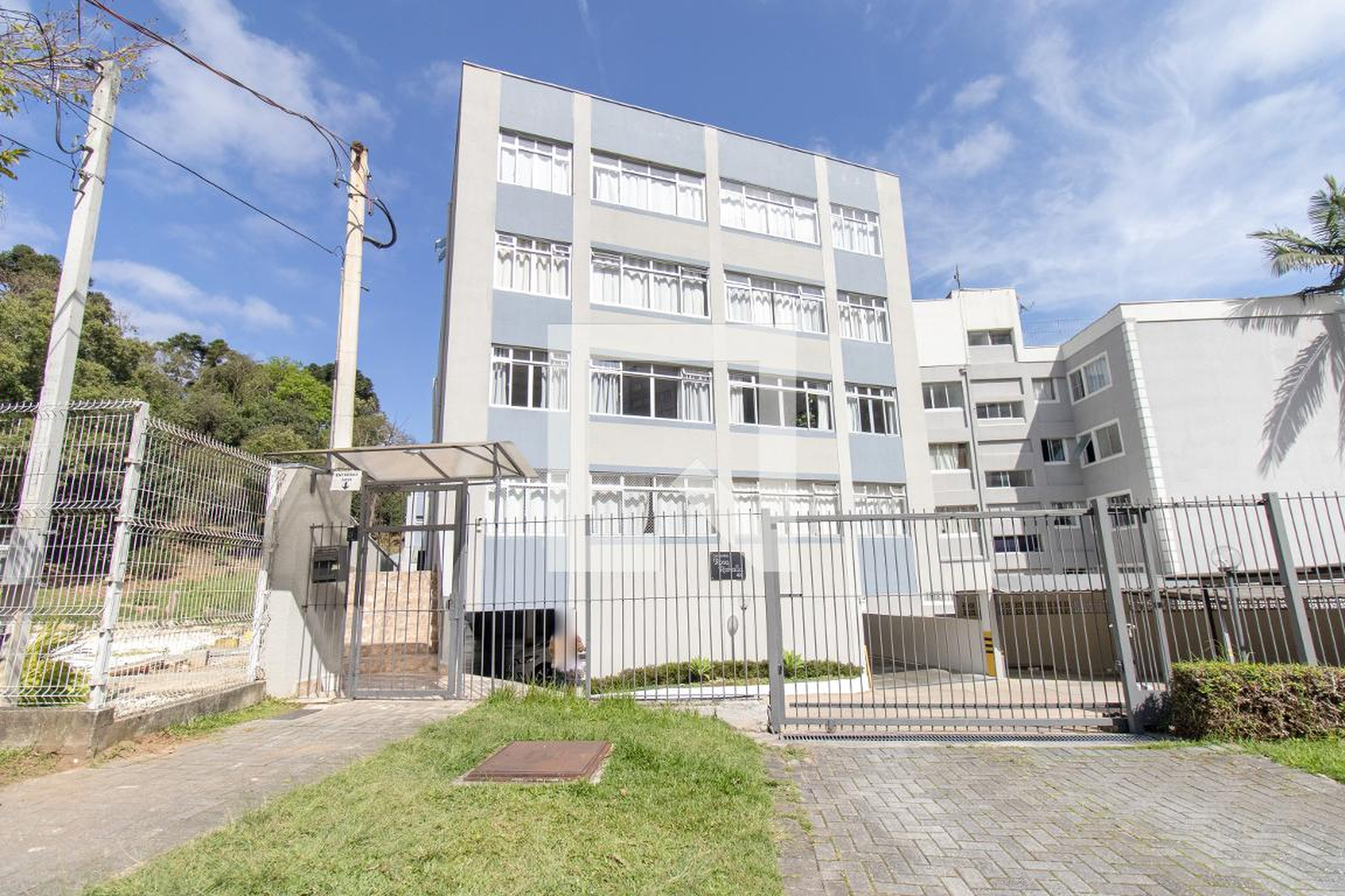 Fachada do Condomínio Condomínio em Rua Gastão Câmara, 431