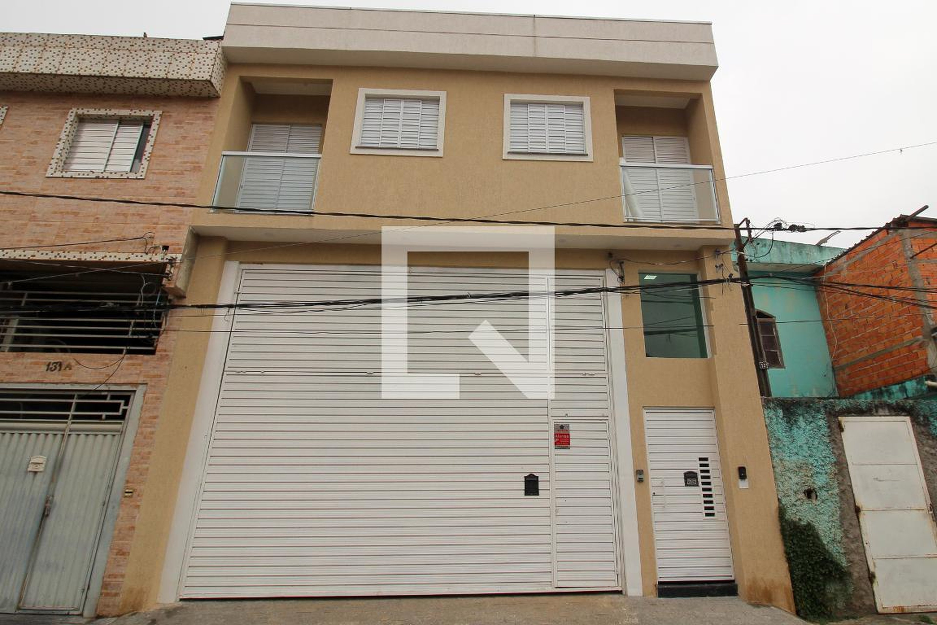 Fachada Condomínio em Rua Doutor Alencar Guimarães, 139