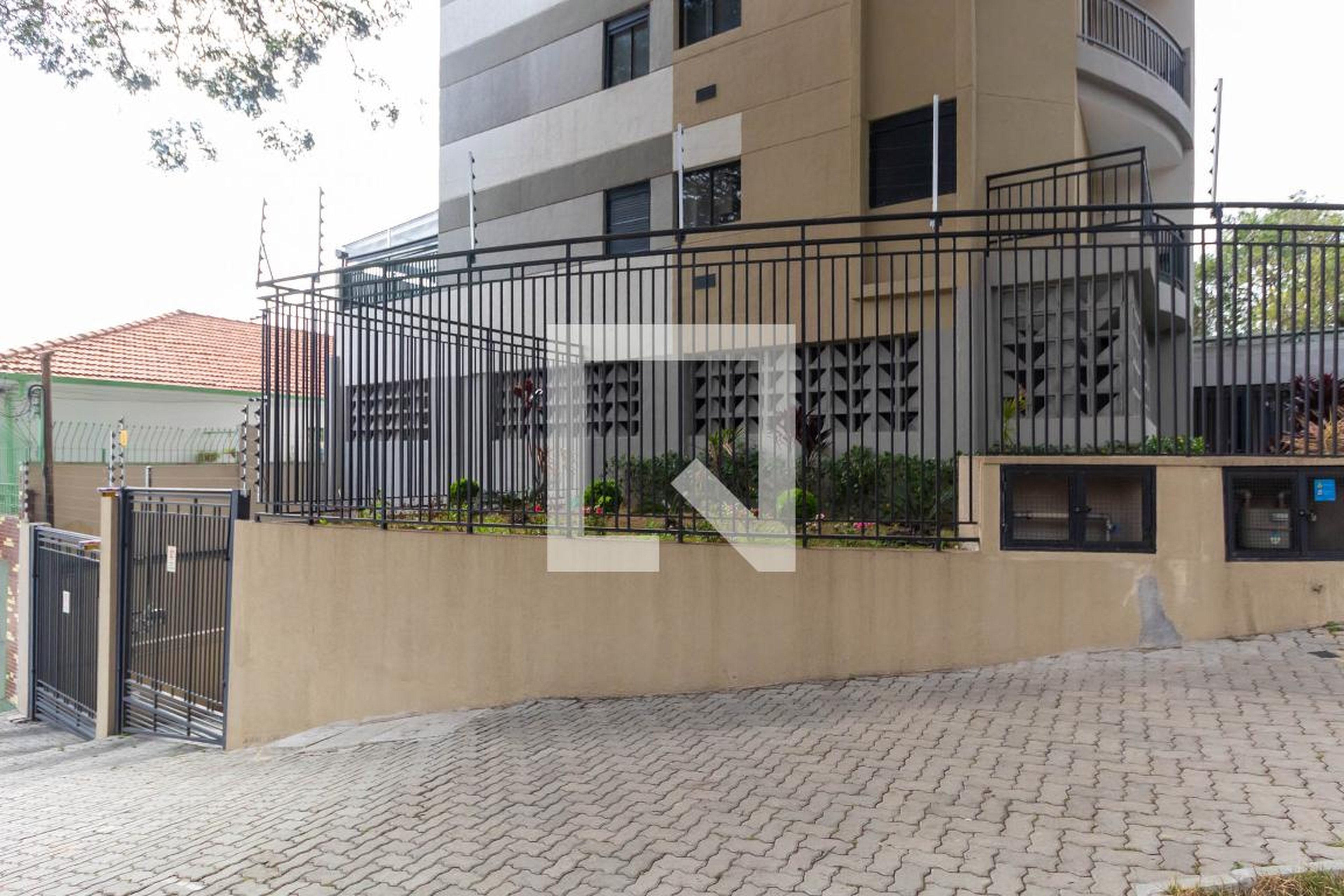 Fachada Condomínio em Avenida Cachoeira Paulista, 338