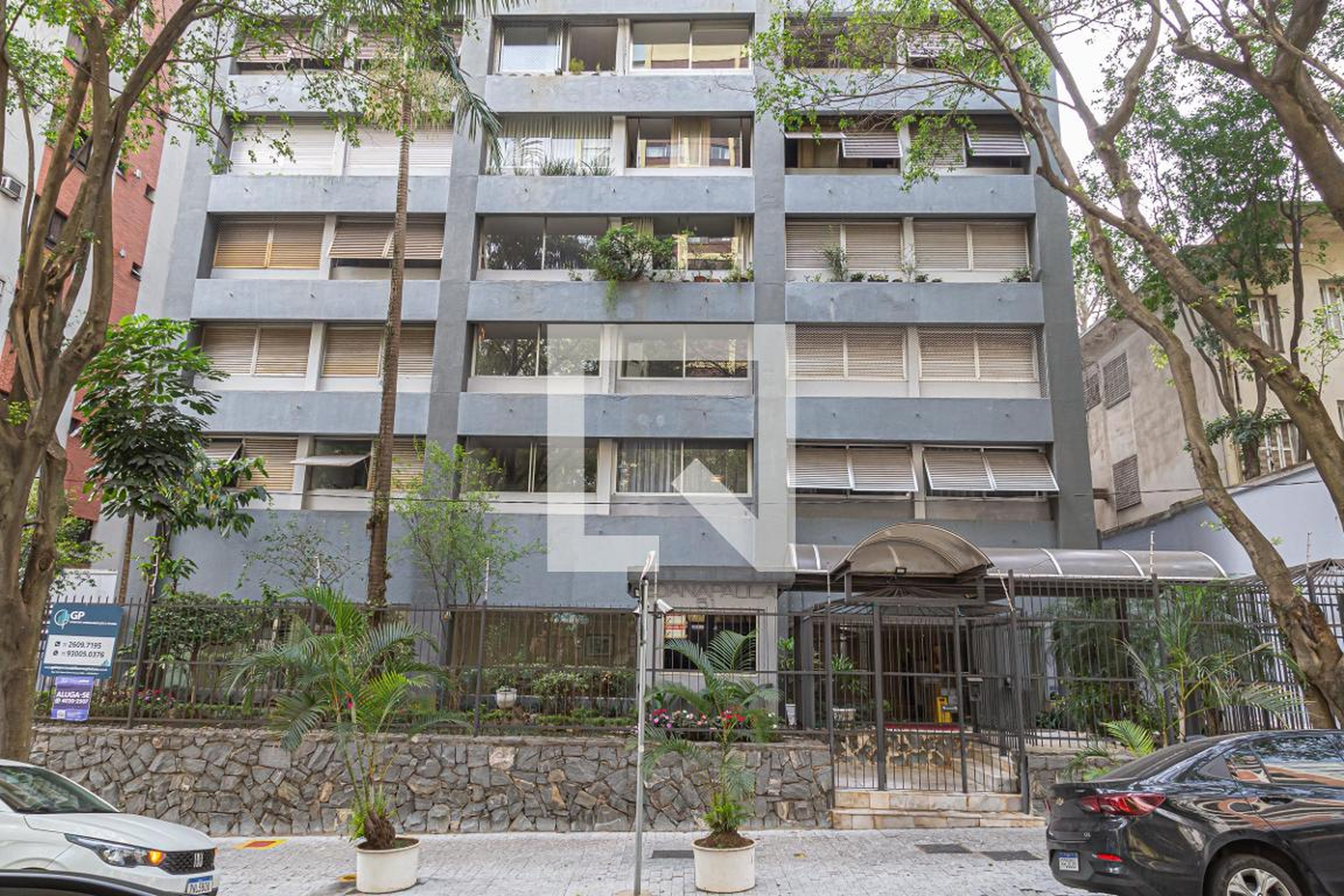 Fachada do Condomínio Edifício Ana Paula