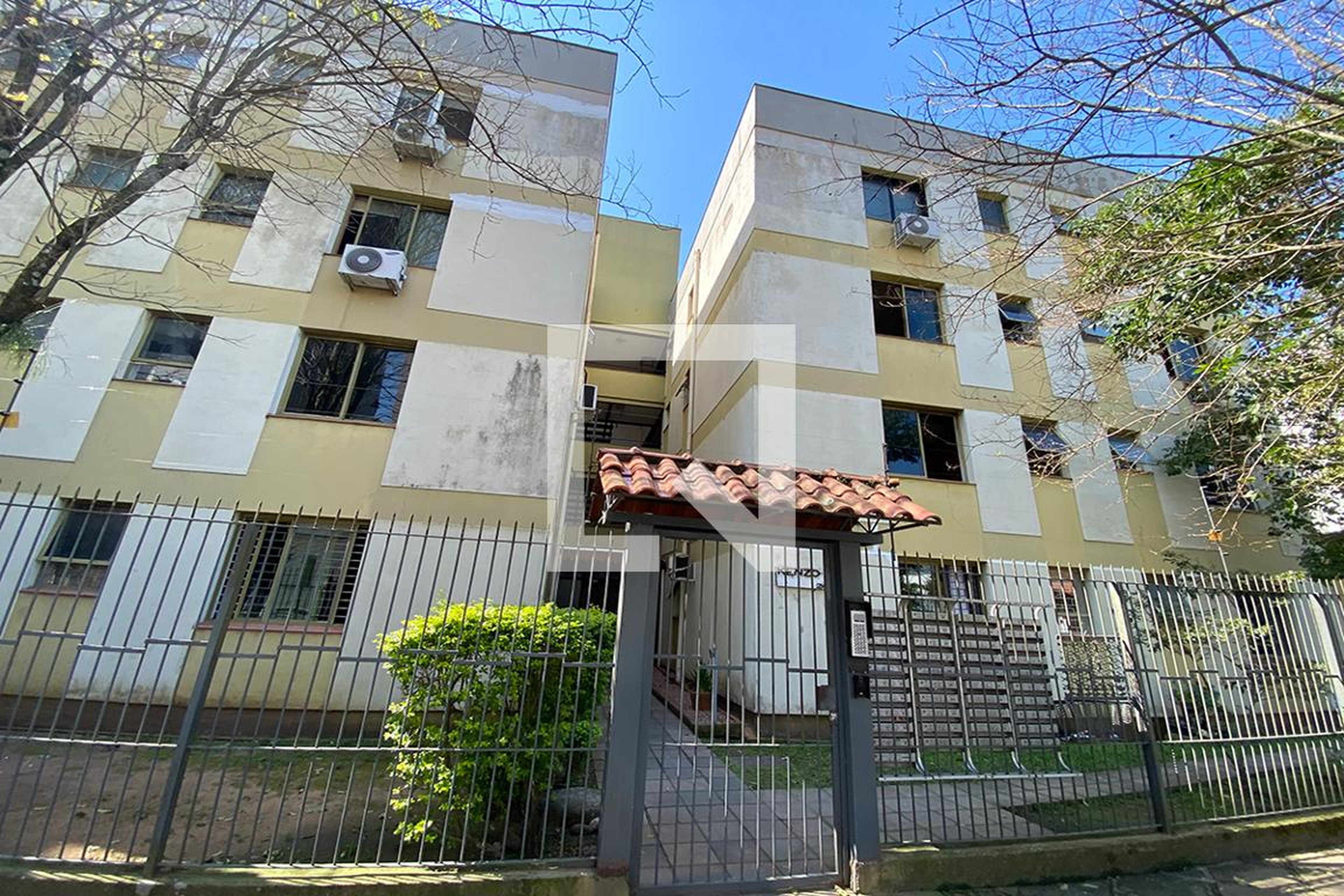 Fachada do Condomínio Condomínio em Rua José Bonifácio, 246