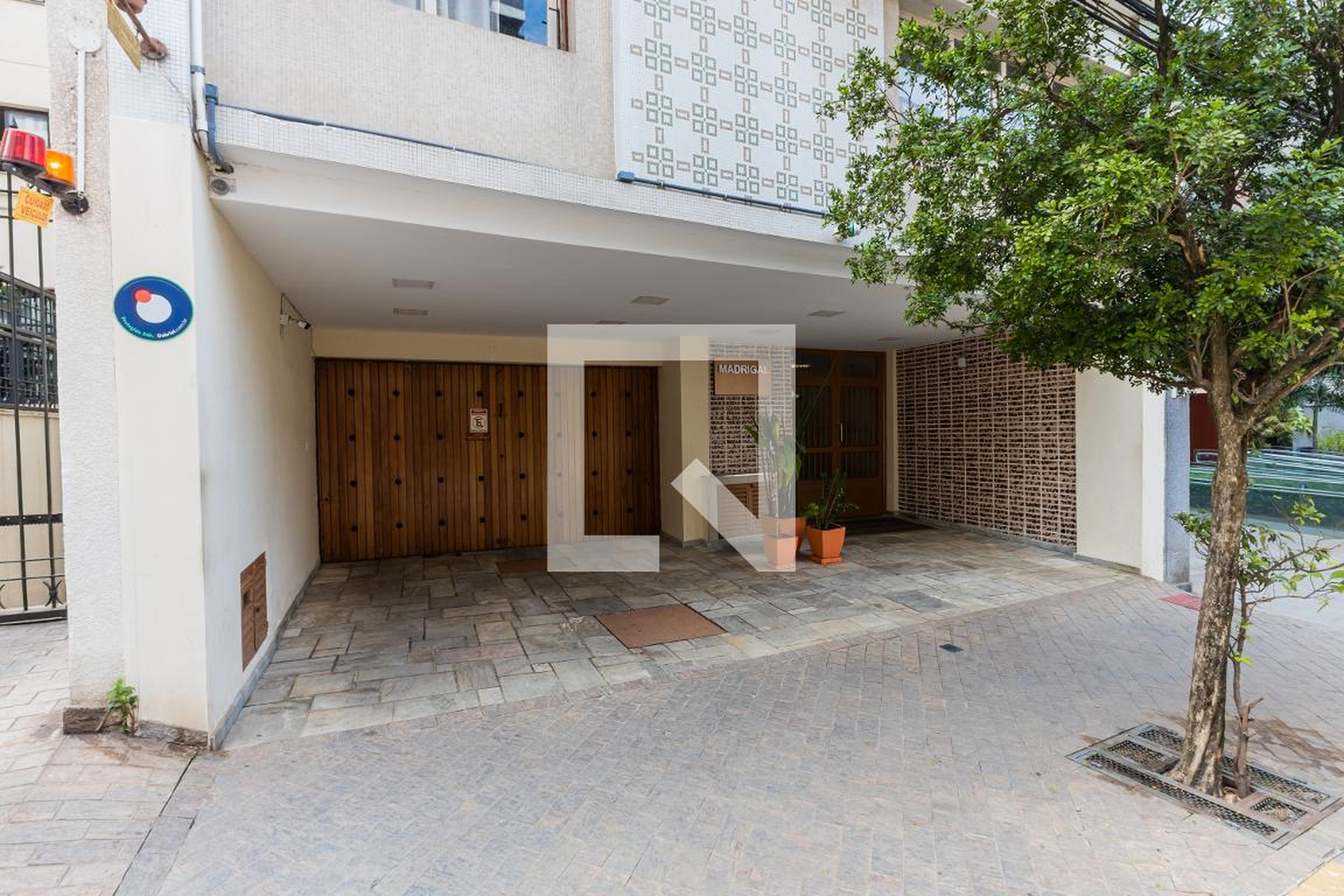 Fachada do Condomínio Condomínio Madrigal