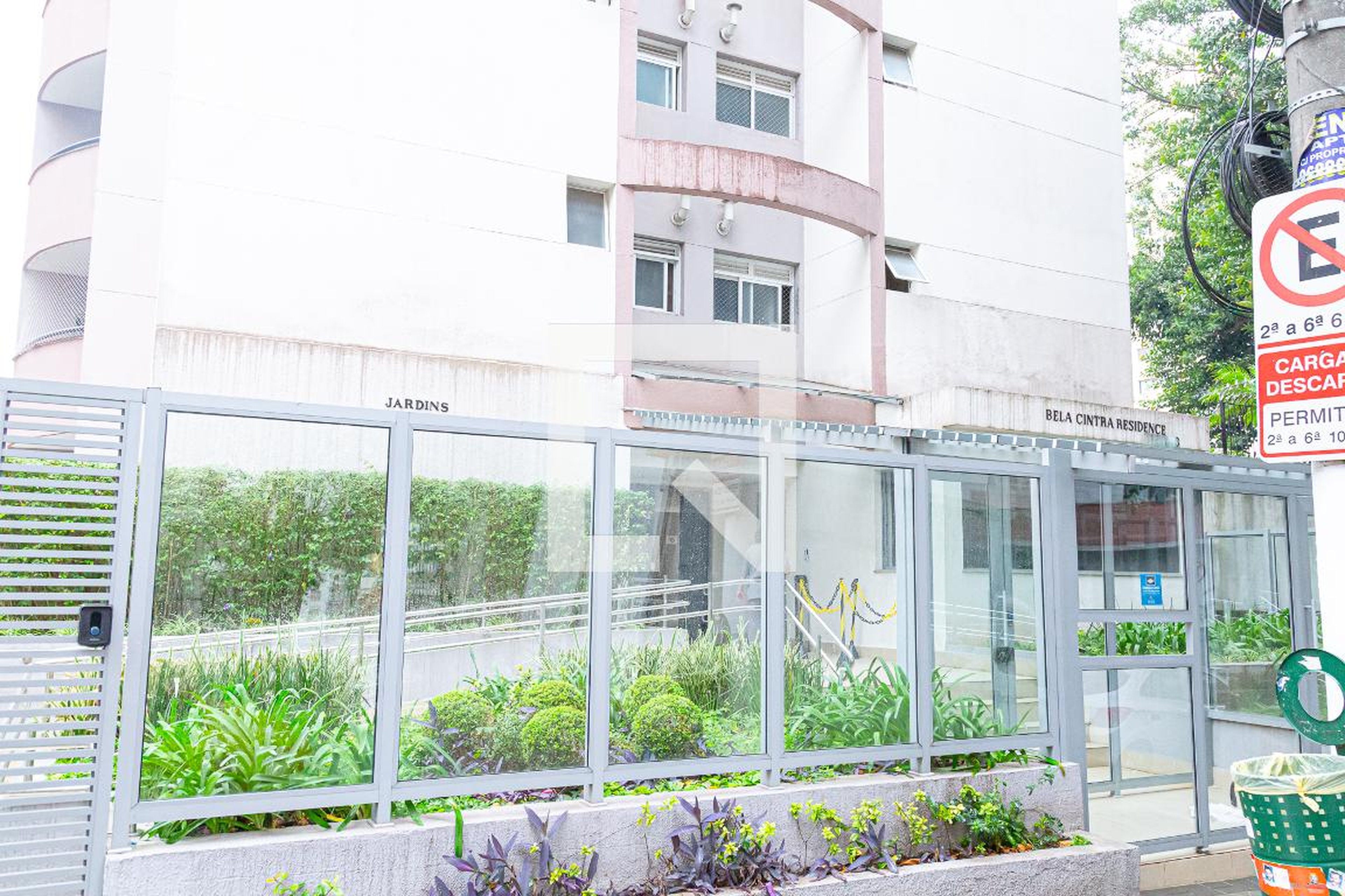 Fachada do Condomínio Condomínio Bela Cintra Residence