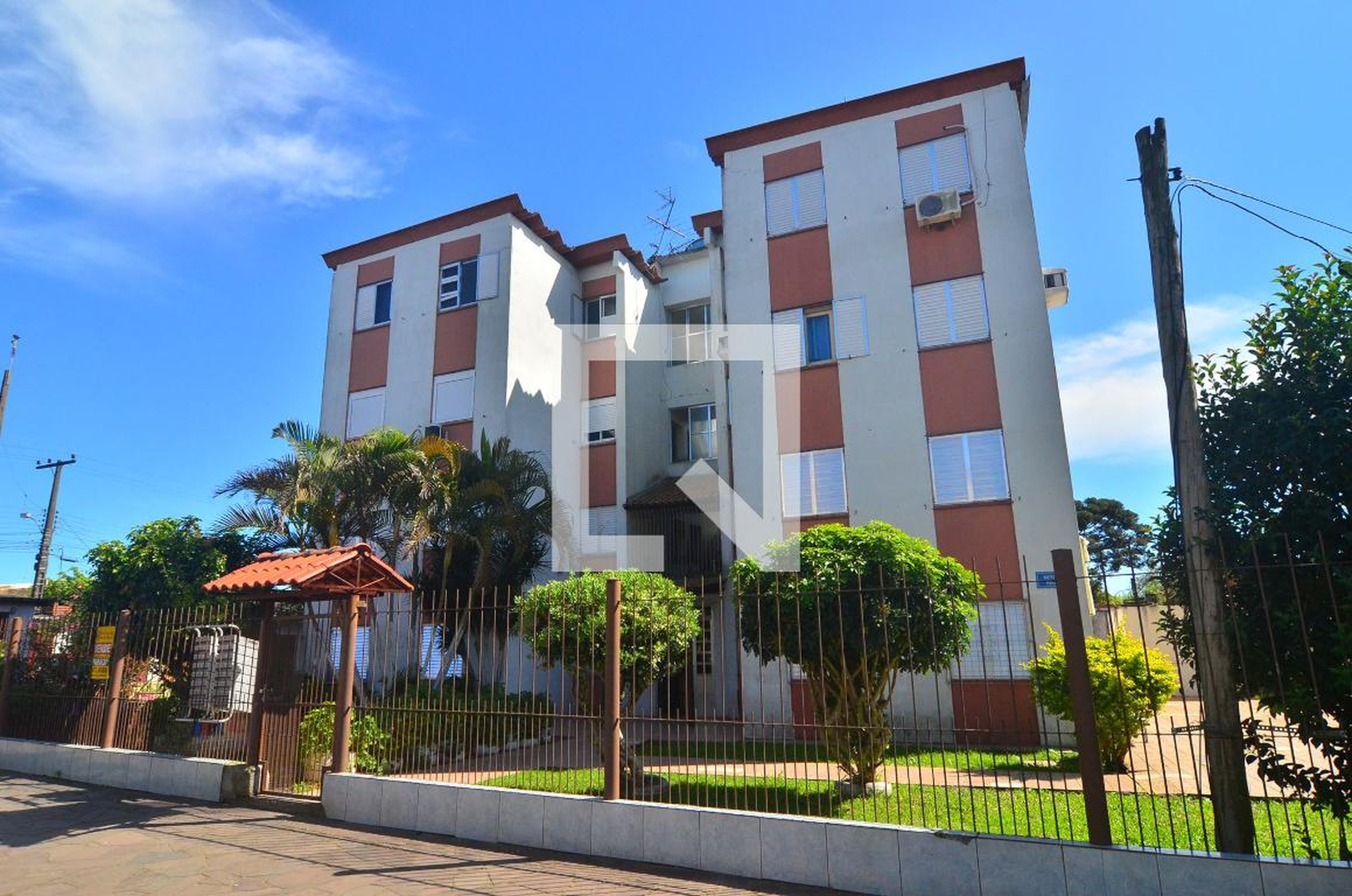 Fachada Condomínio em Rua Cinco (lote Guajuviras, 7