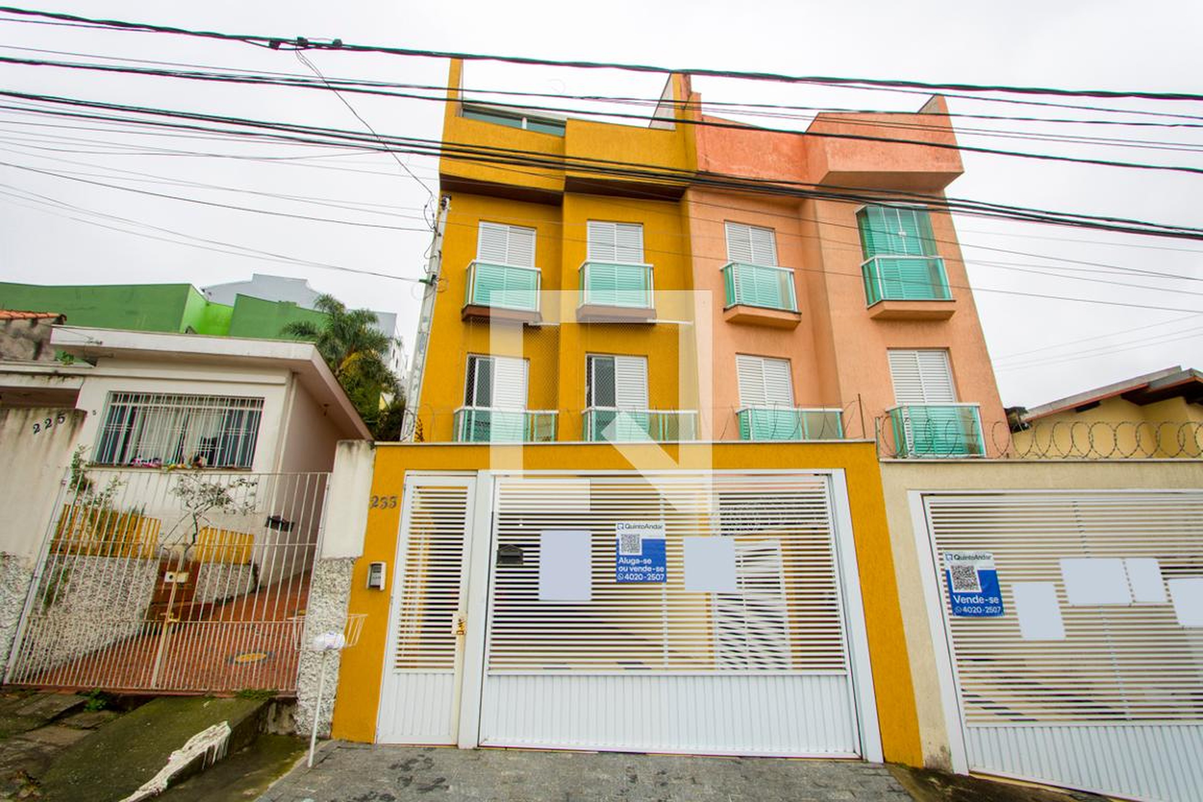 Fachada Condomínio em Rua Bororós, 233