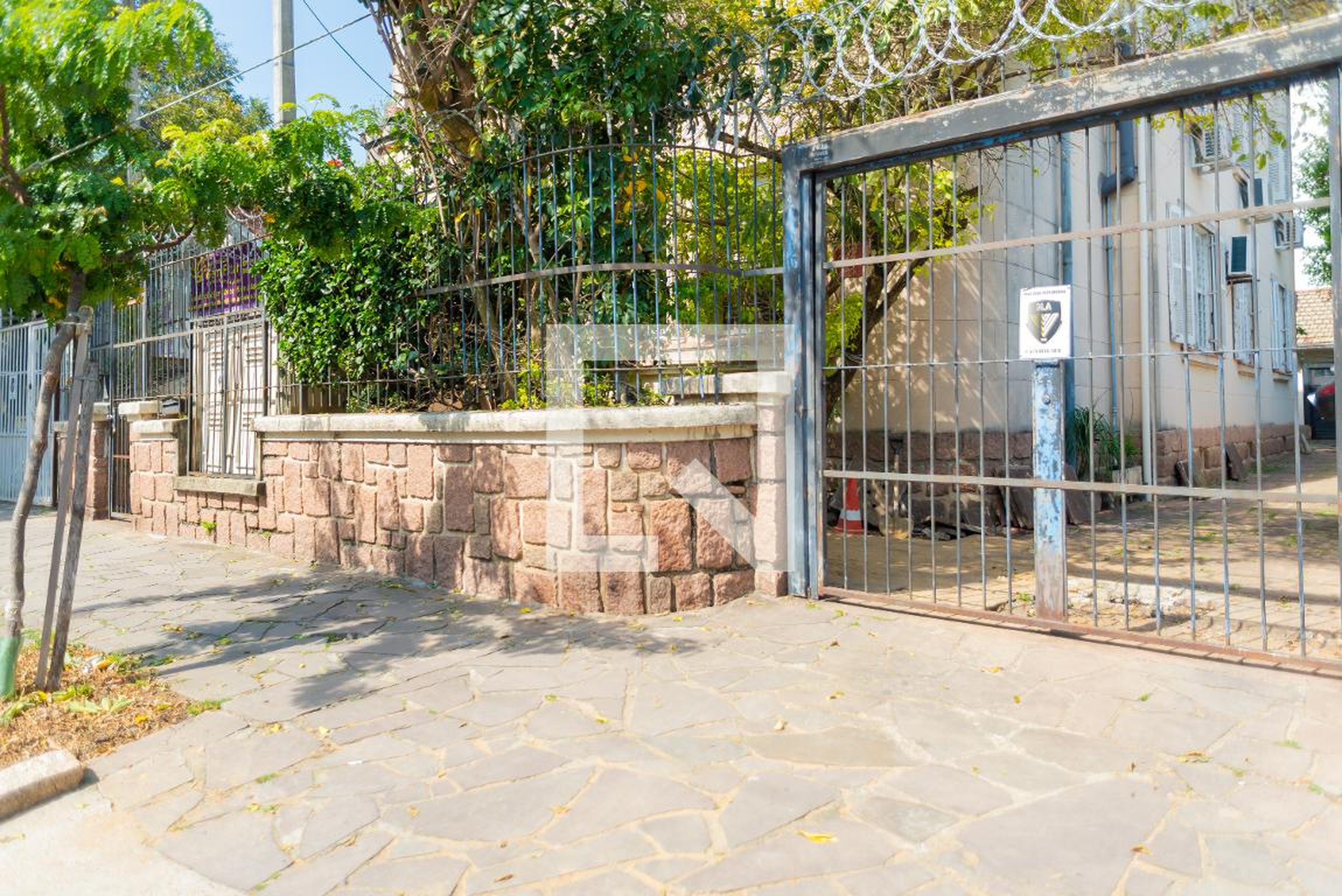 Fachada do Prédio Condomínio em Avenida Bastian, 435