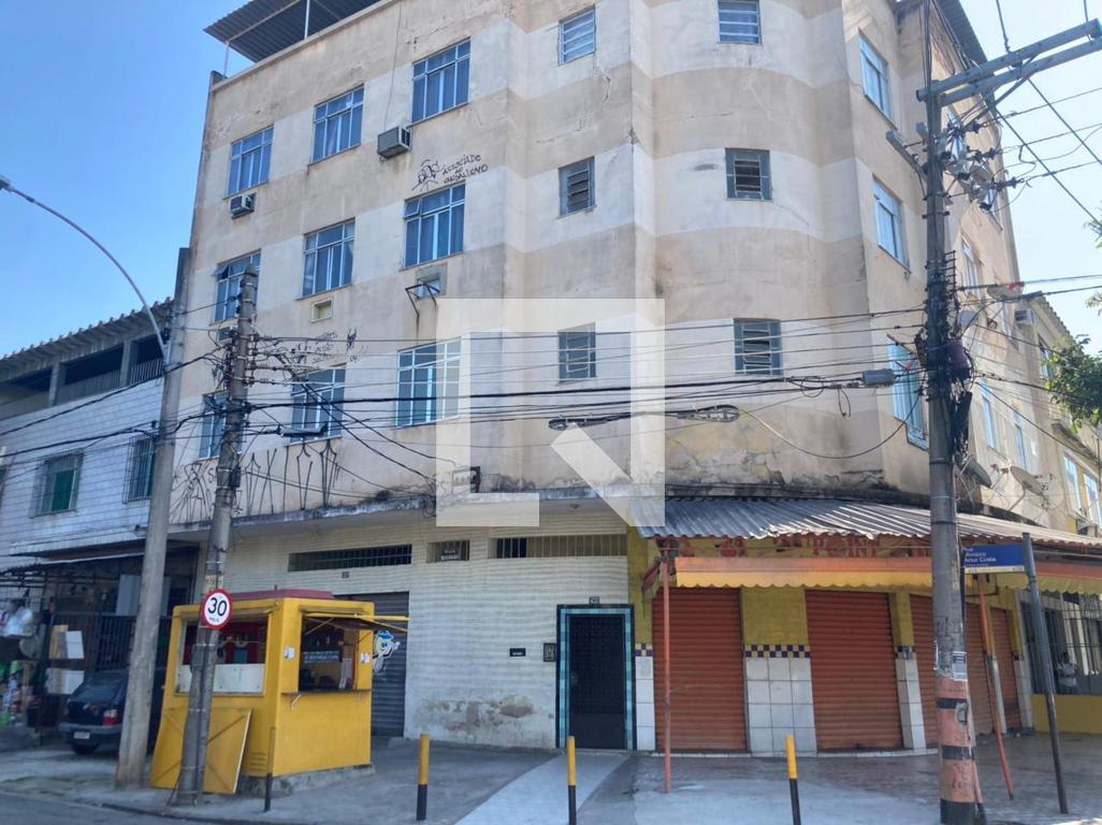 Fachada Condomínio em Rua Ministro Artur Costa, 425