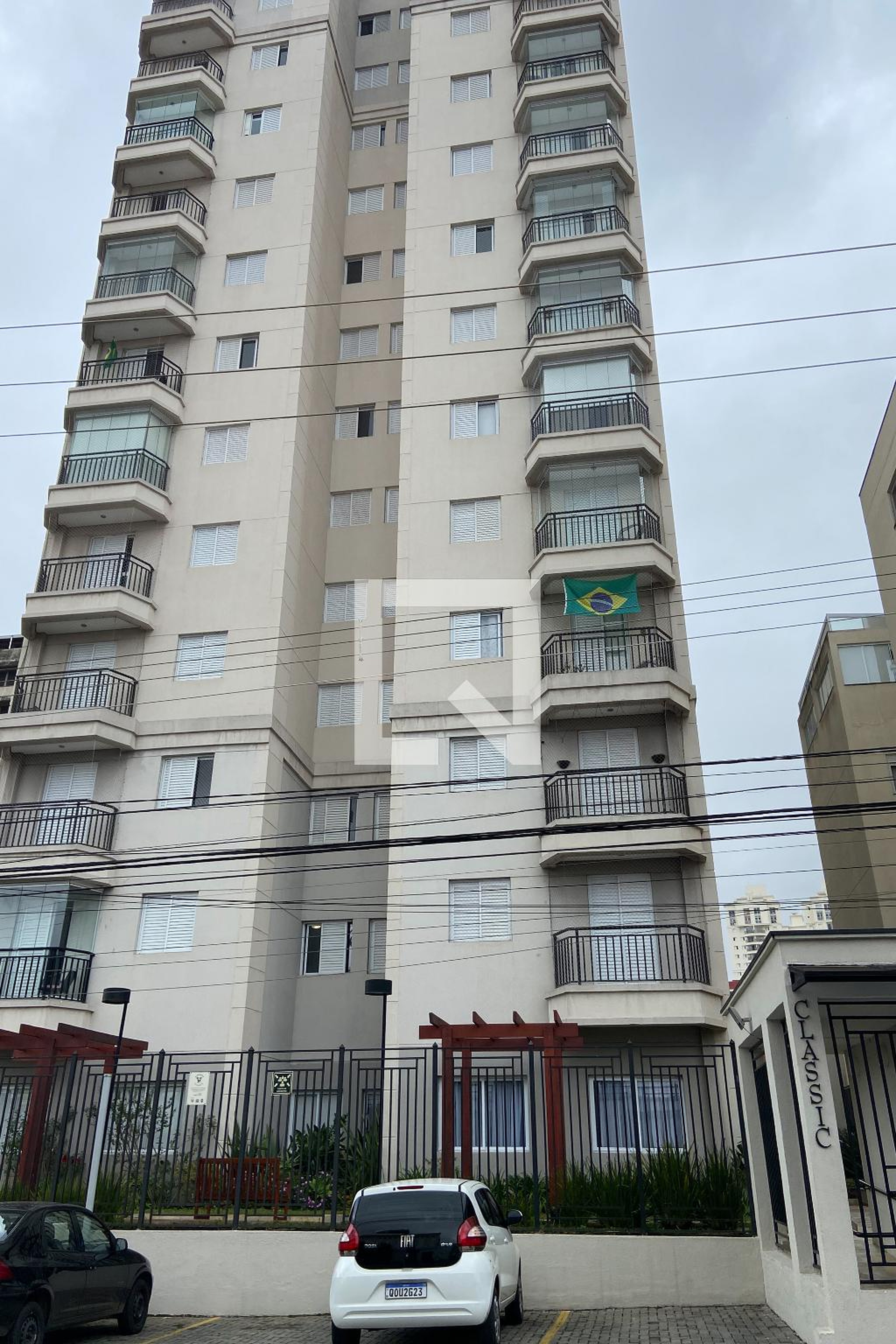 Fachada do Condomínio Condomínio Classic