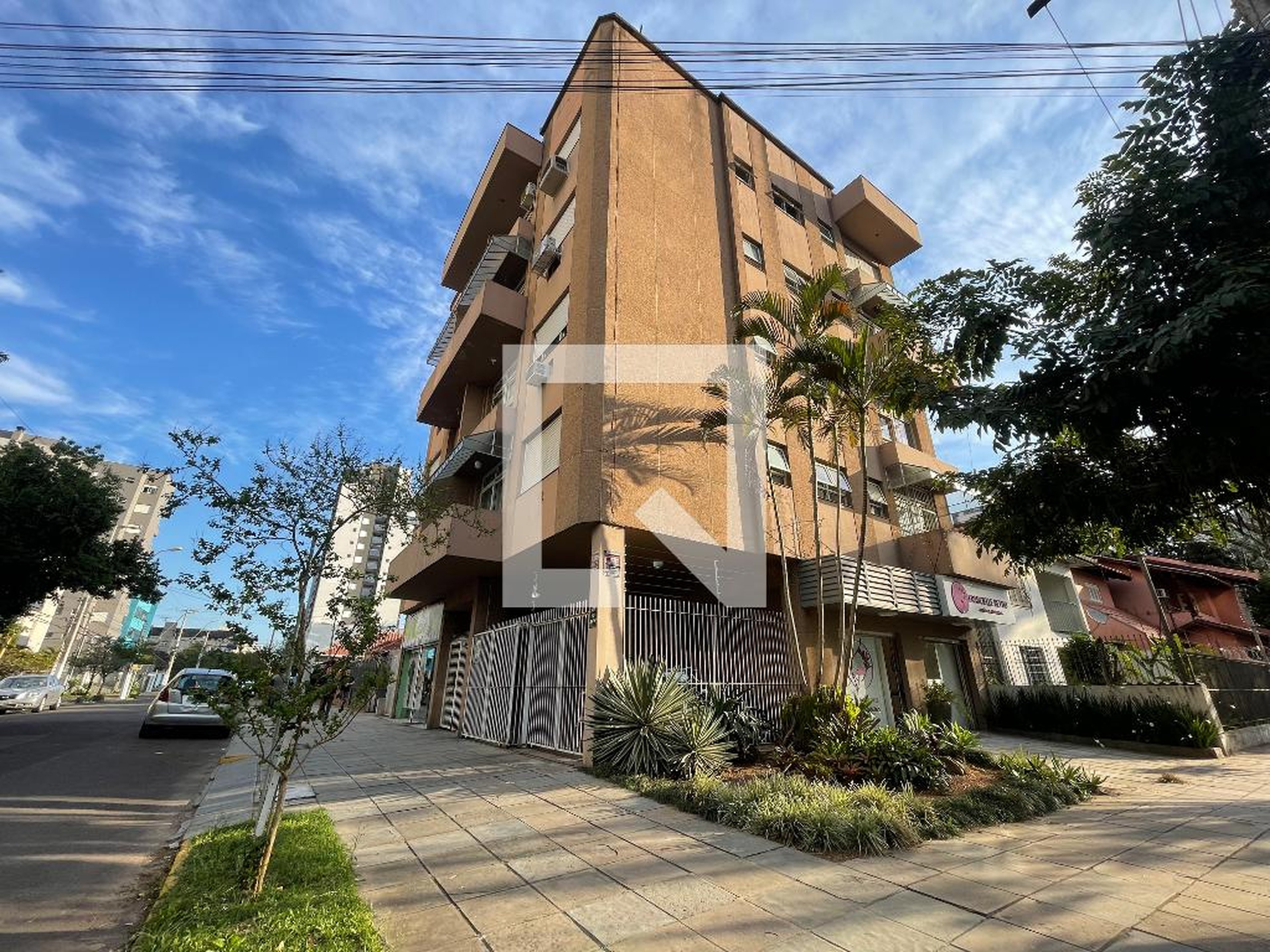 Fachada Condomínio em Rua Flôres da Cunha, 179