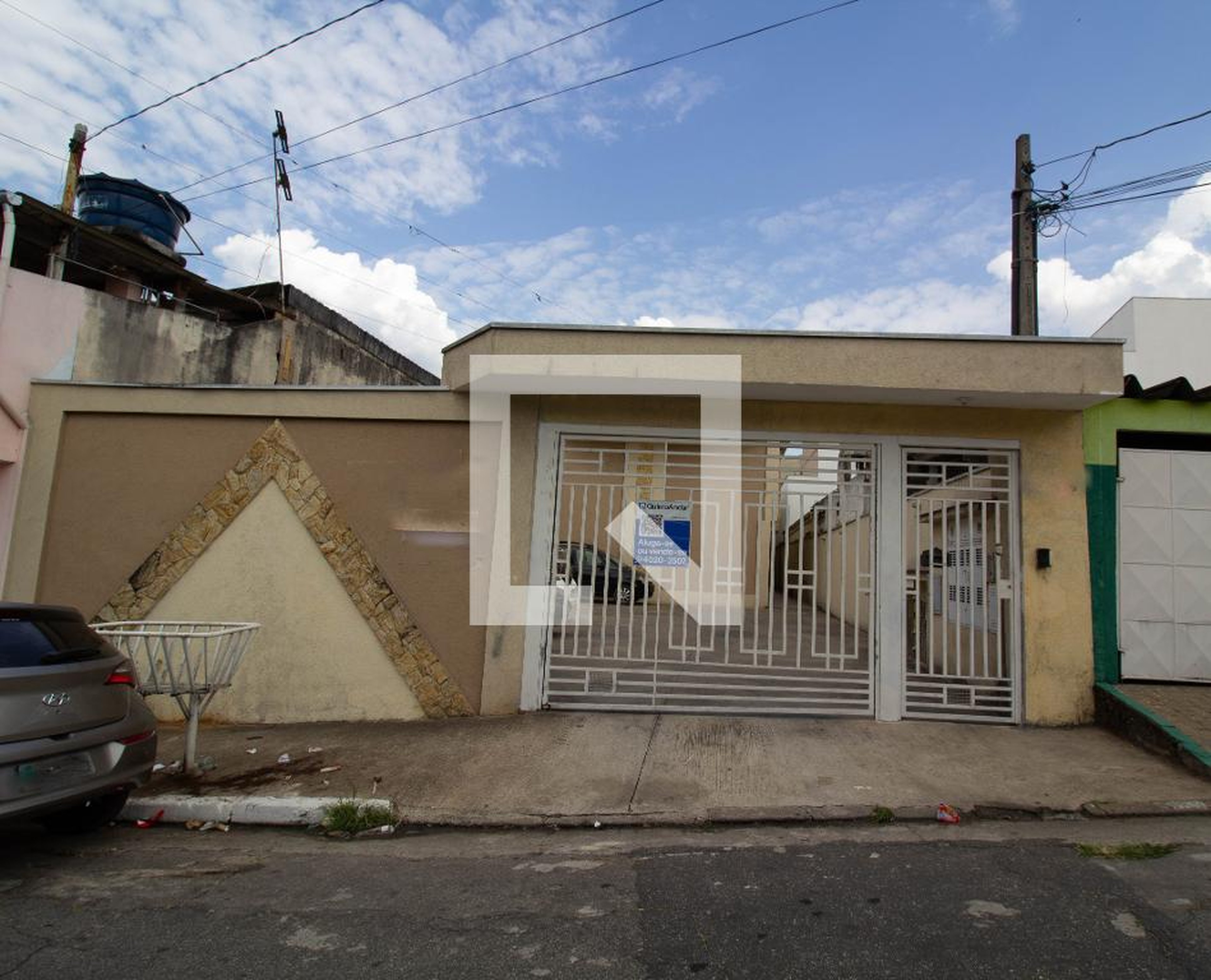 Fachada Condomínio em Rua Maria Susano Polilo, 274
