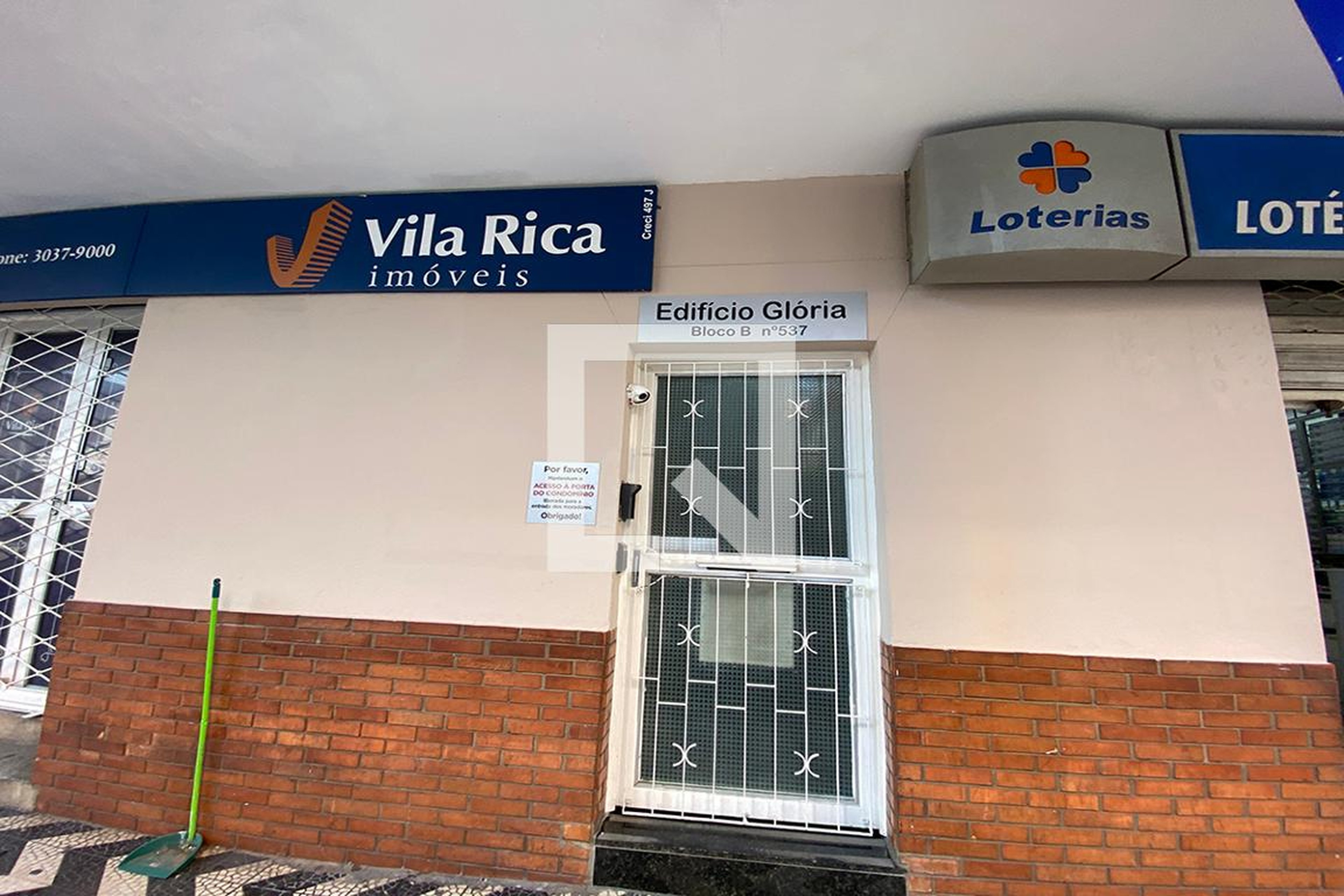 Fachada do Prédio Condomínio em Rua João Neves da Fontoura, 537