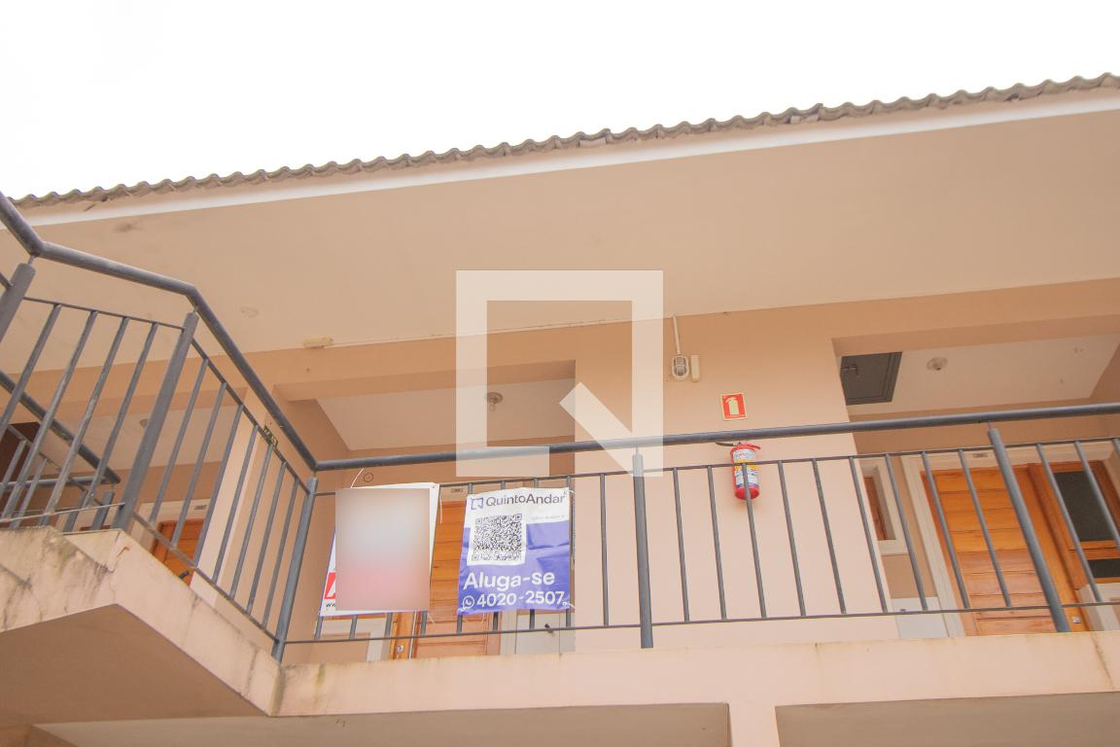 Fachada do Condomínio Condomínio Flamboyant II